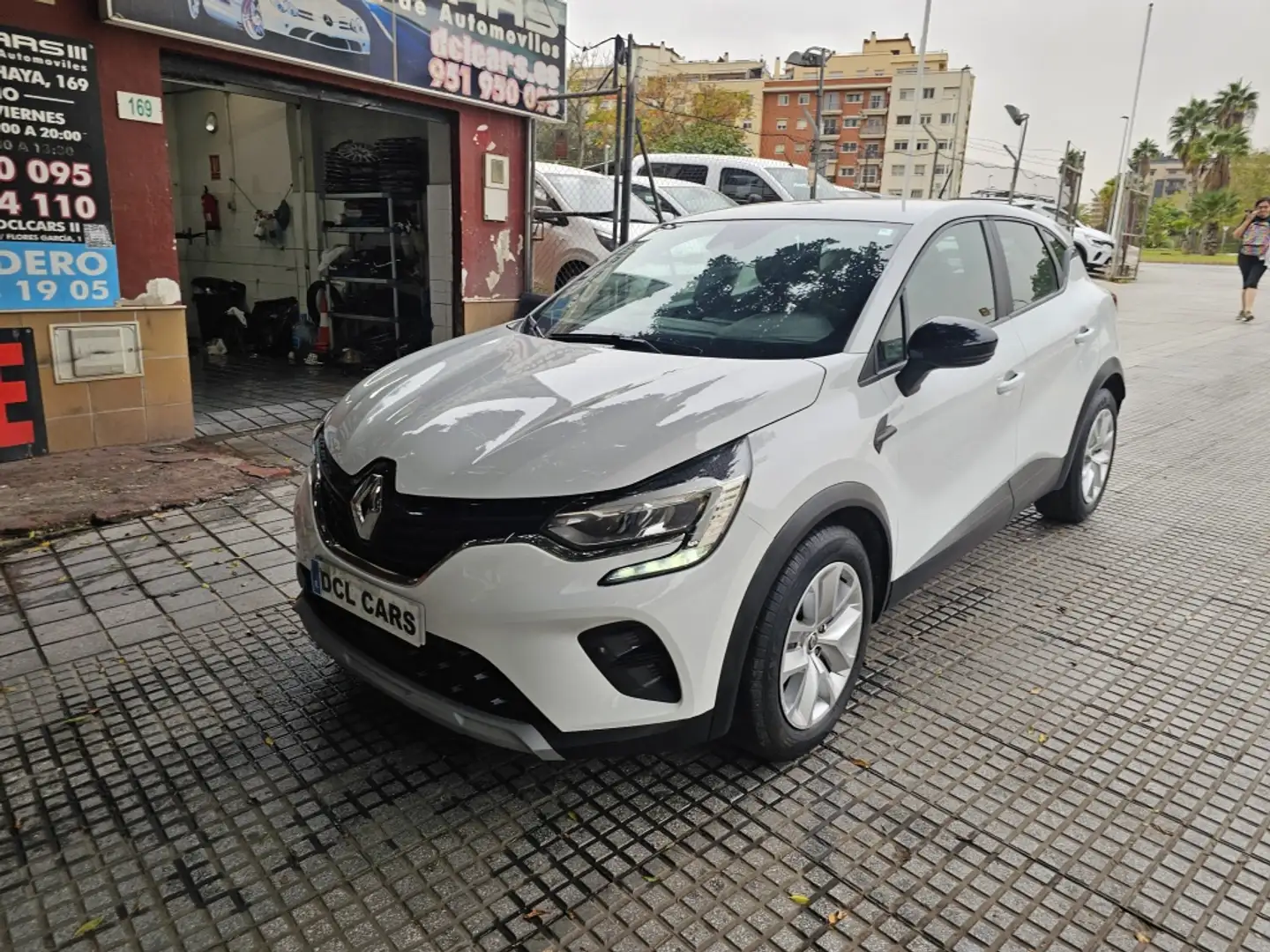 Renault Captur TCe Intens 74kW GLP Weiß - 1