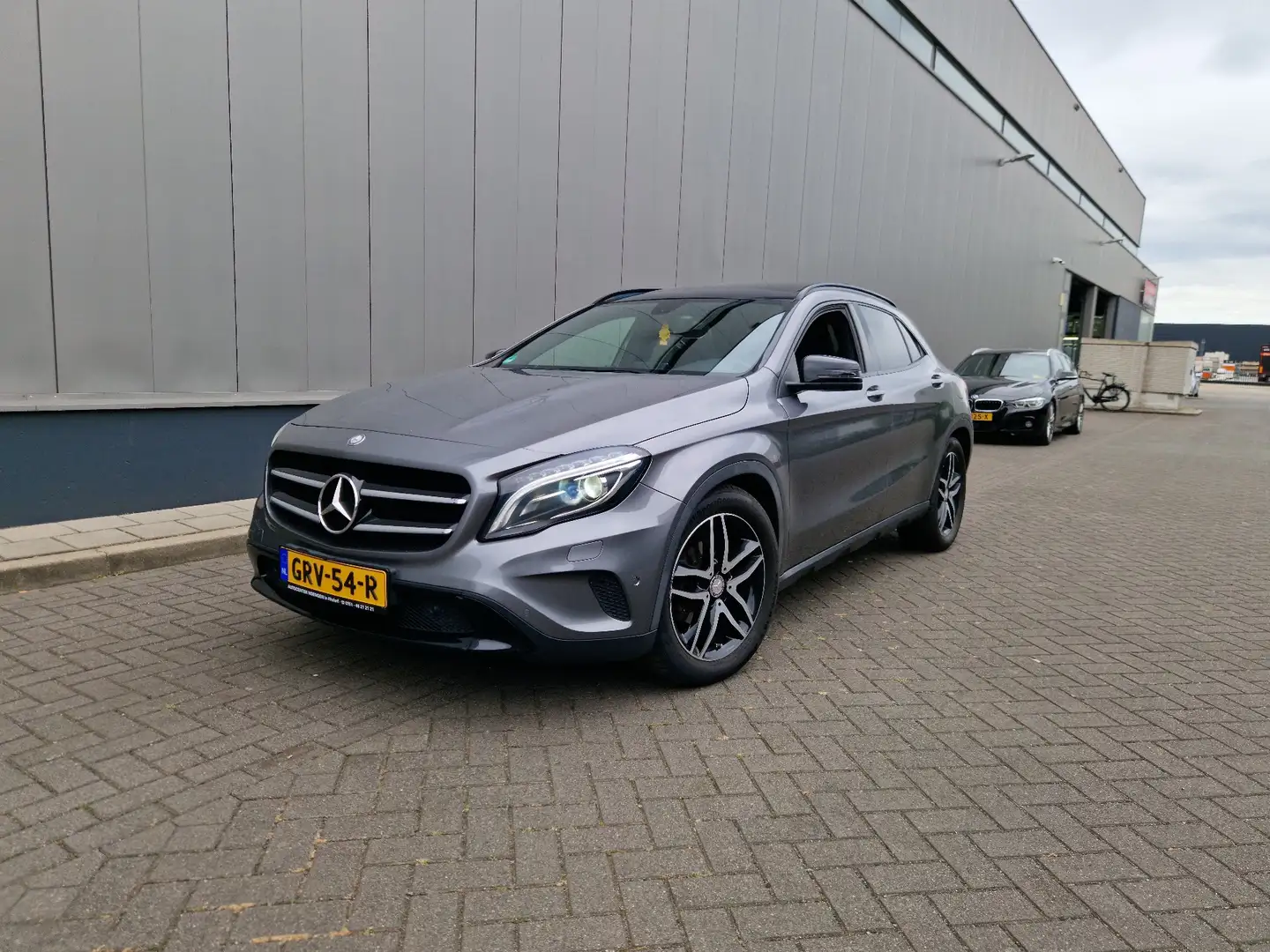 Mercedes-Benz GLA 200 Ambition Grey - 1