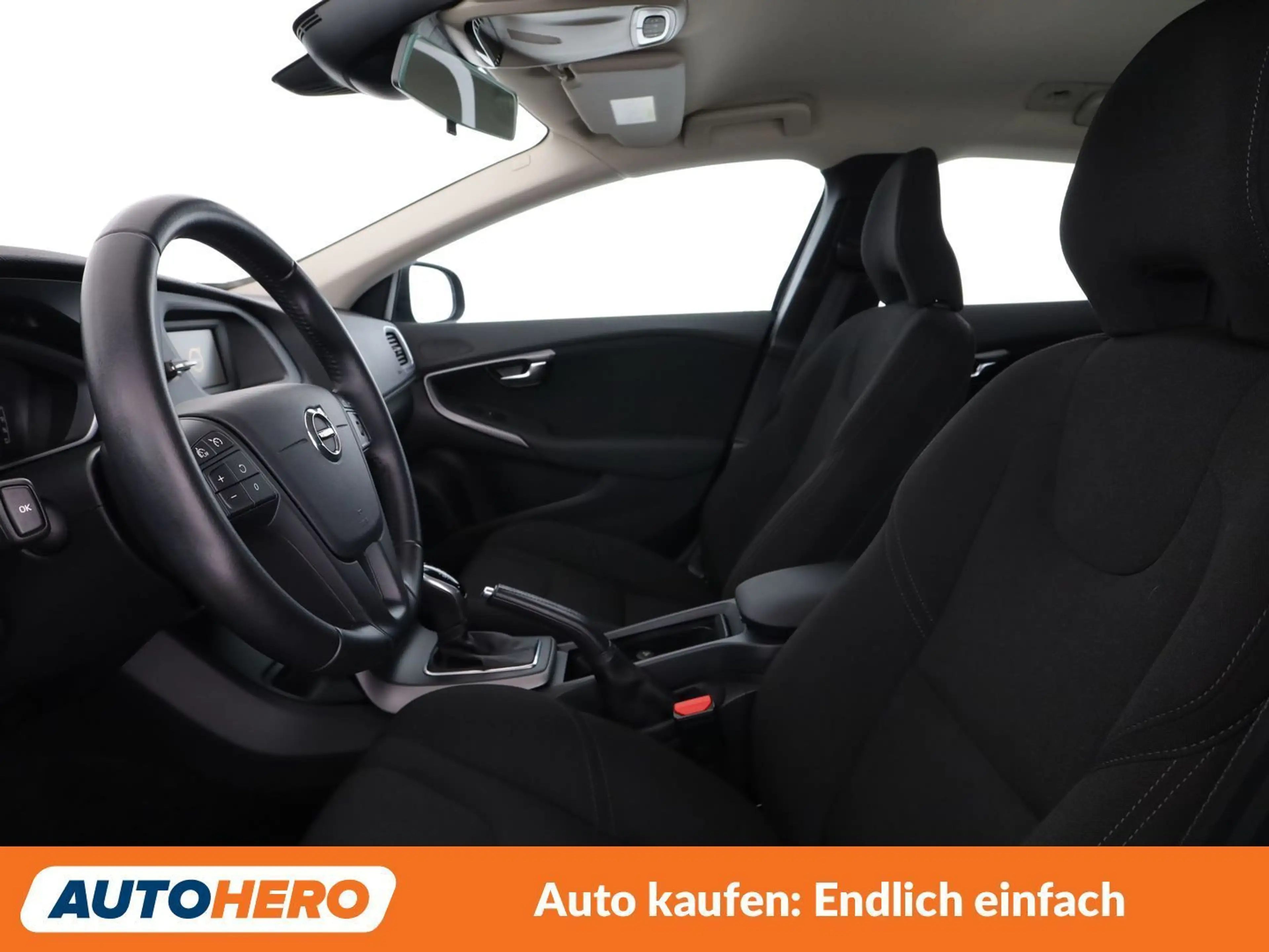 Volvo V40 Cross Country 2.0 D2 Kinetic — photo 10