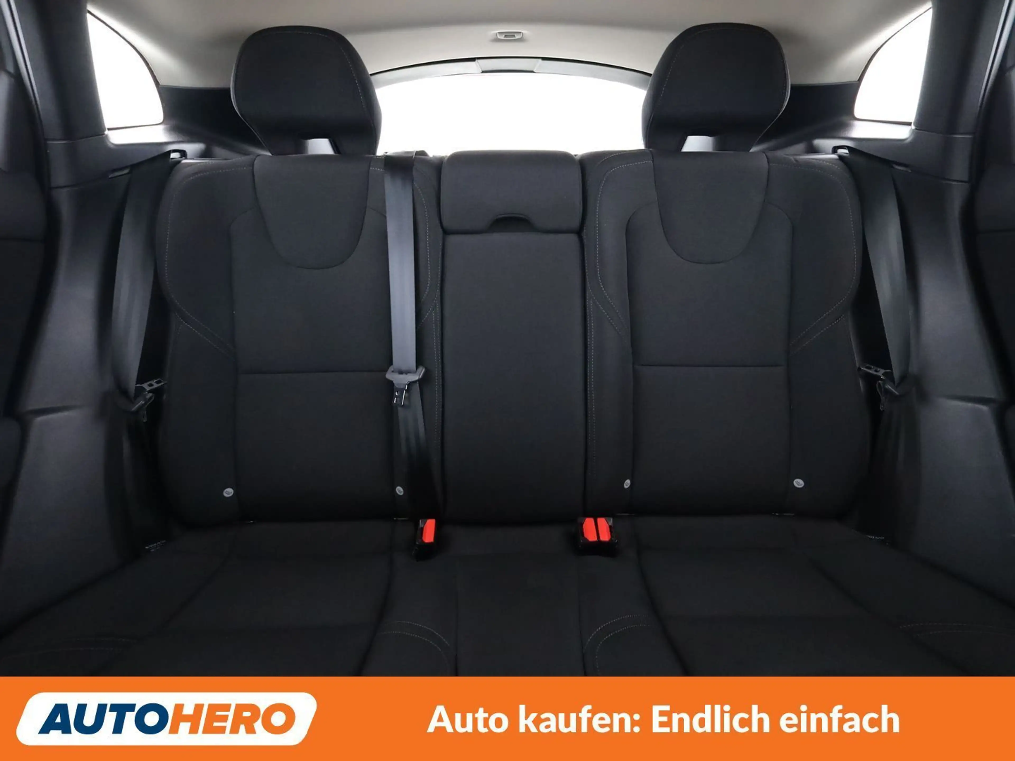 Volvo V40 Cross Country 2.0 D2 Kinetic — photo 15