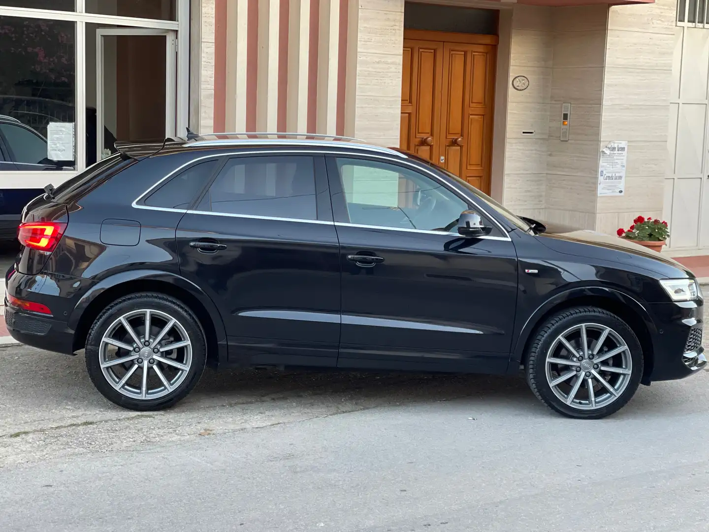 Audi Q3 Q3 2.0 tdi S line edition quattro 184cv s-tronic Nero - 2