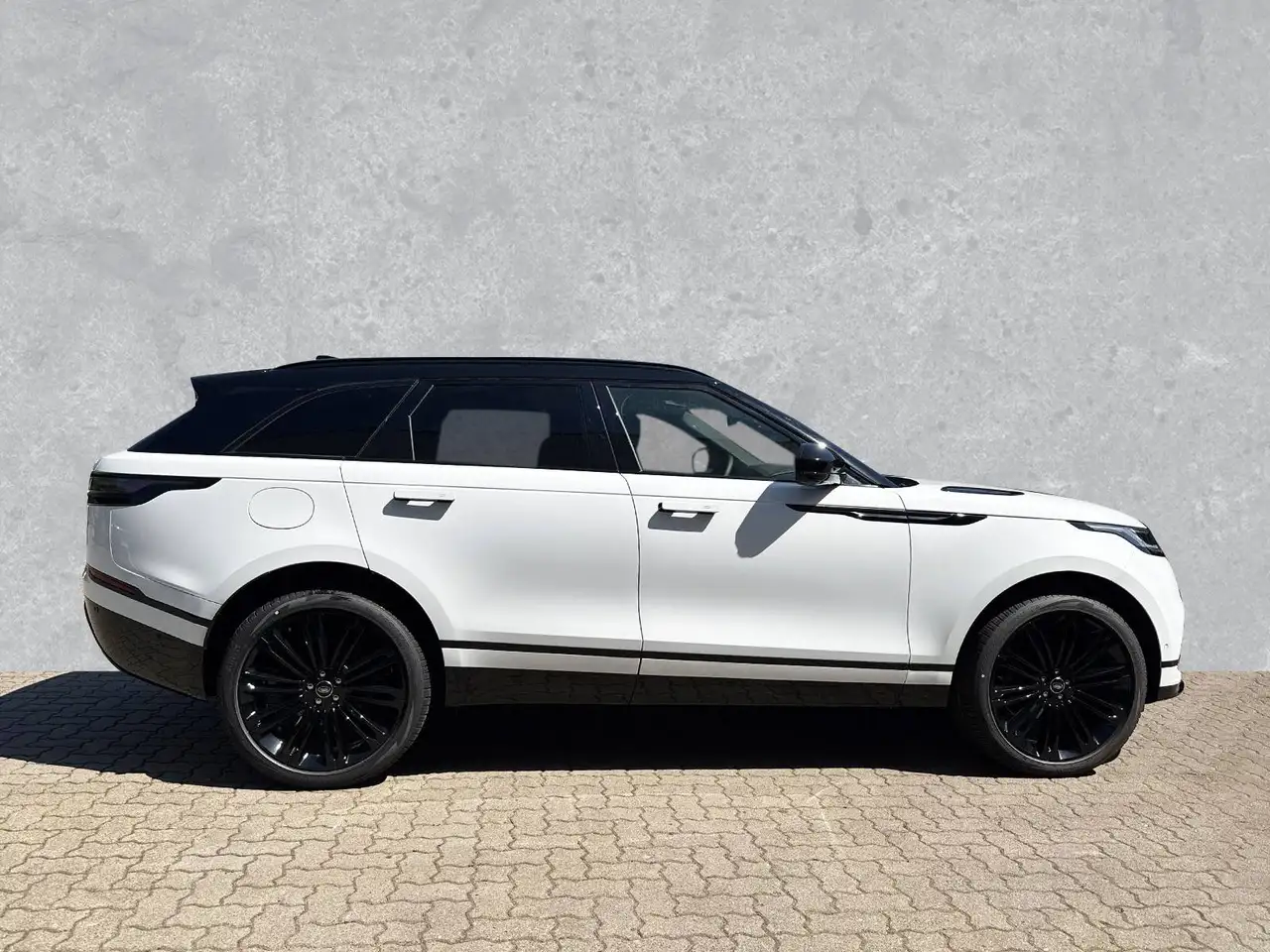 Land Rover Range Rover Velar 2026