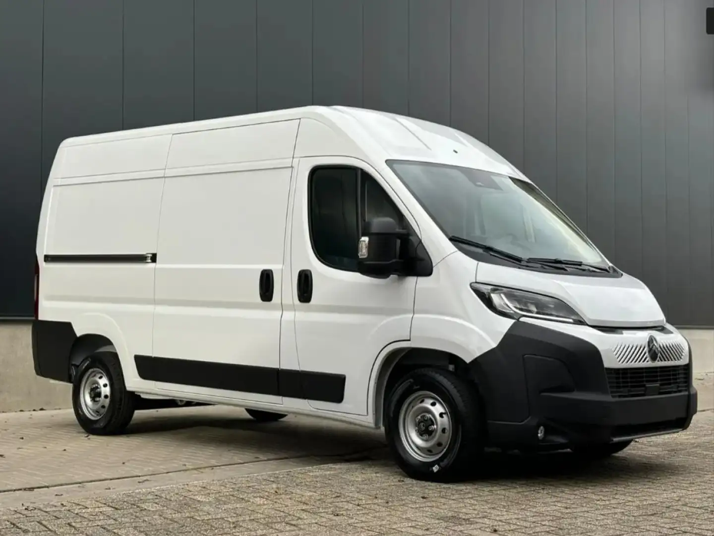 Citroen Jumper II (2) FOURGON TOLE 35 L2H2 140 S\u0026S BVA8 Pack Bílá - 2
