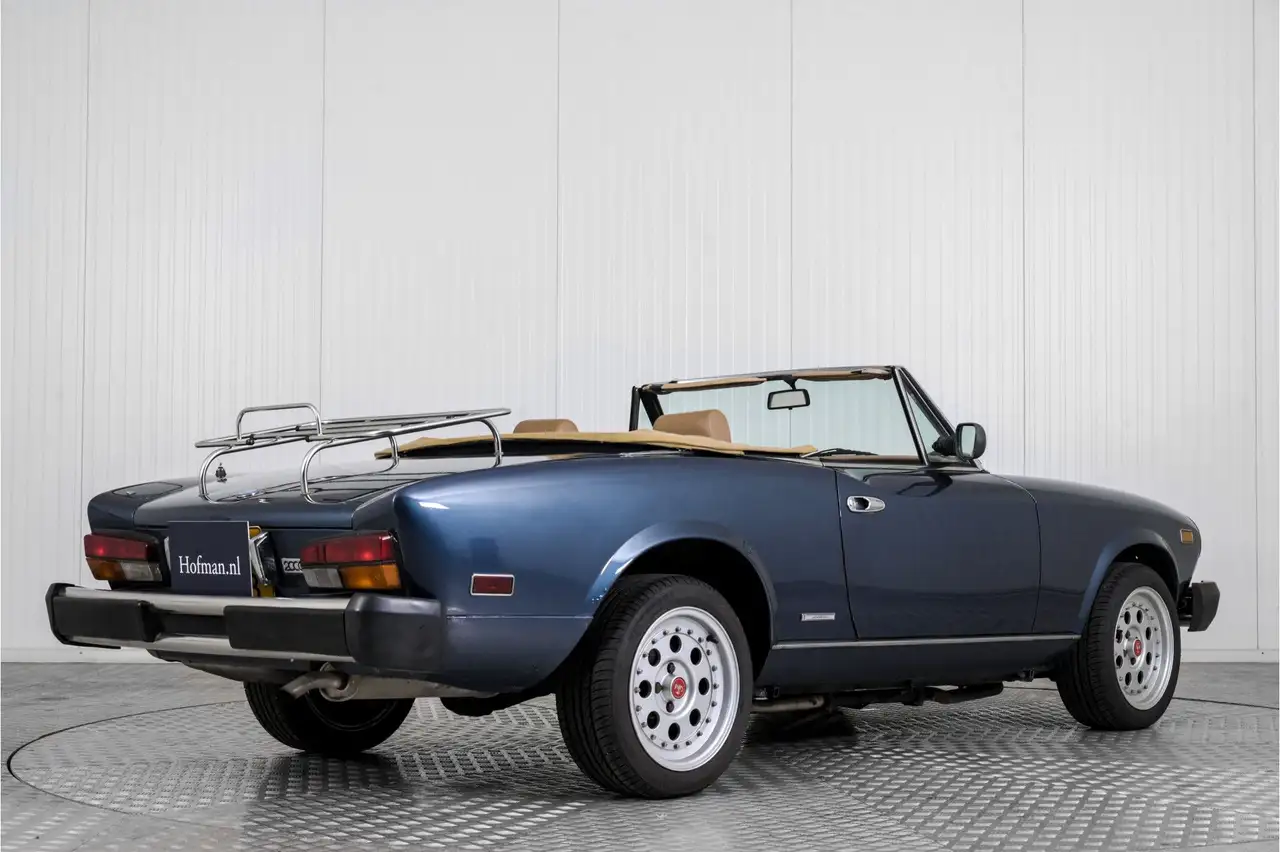 Fiat 124 Spider Pininfarina 2000 Volumex opgebouwd, foto 2