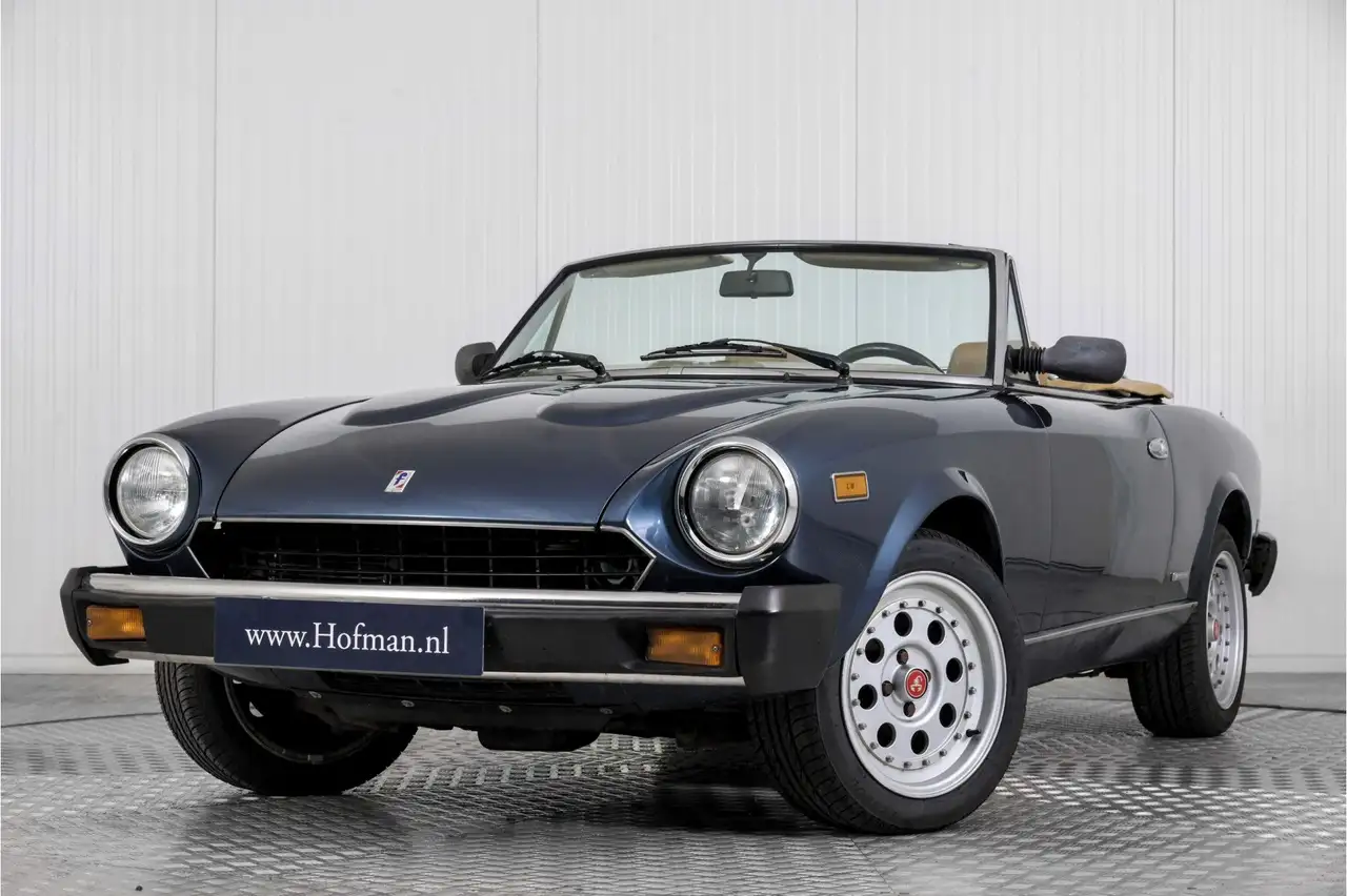 Fiat 124 Spider Pininfarina 2000 Volumex opgebouwd, foto 3