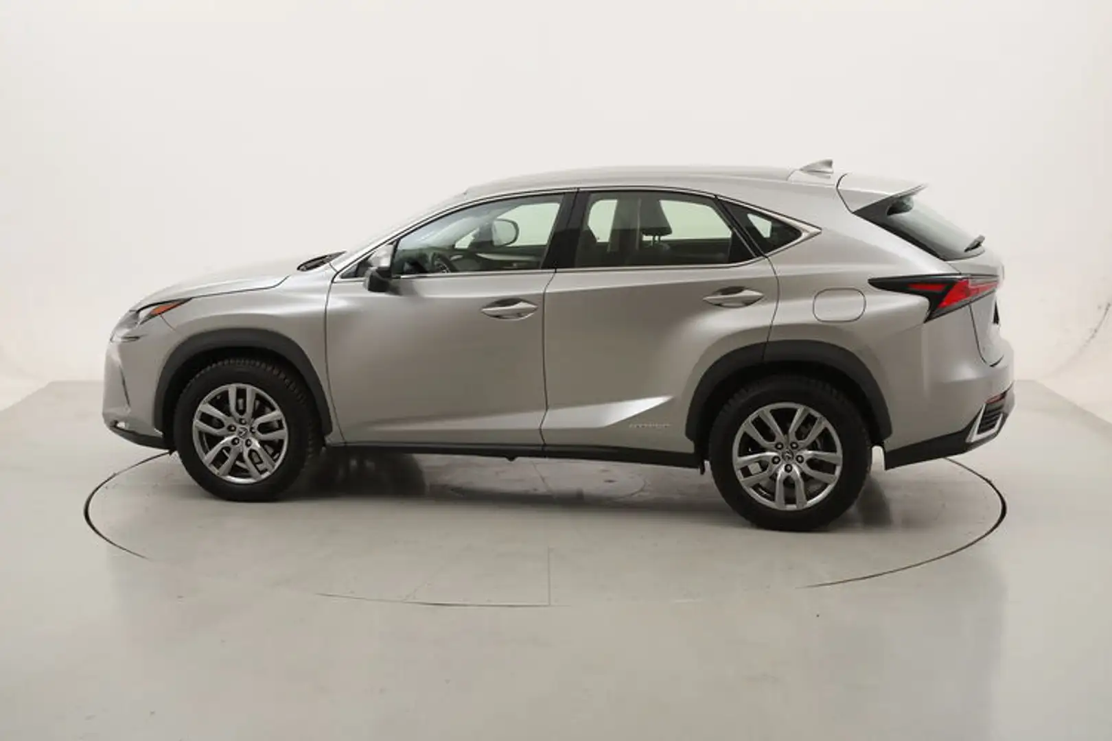 Lexus NX 300 Hybrid Premium 4WD 2.5 Full Hybrid 197CV Gris - 2