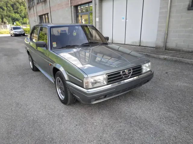 Alfa Romeo 90 Alfa 90 2.5i Quadrifoglio Oro Kit Zender