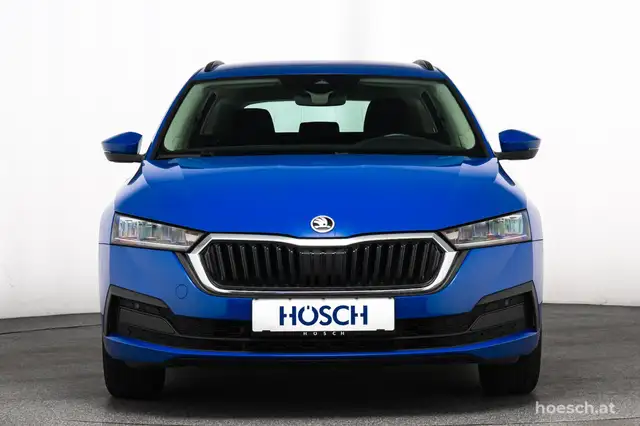 Skoda Octavia view 3