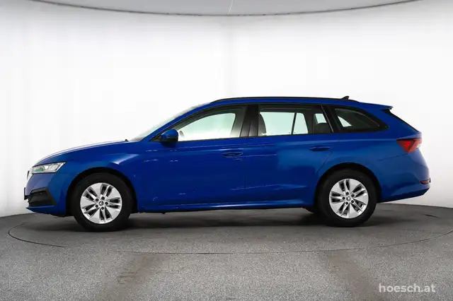 Skoda Octavia view 4