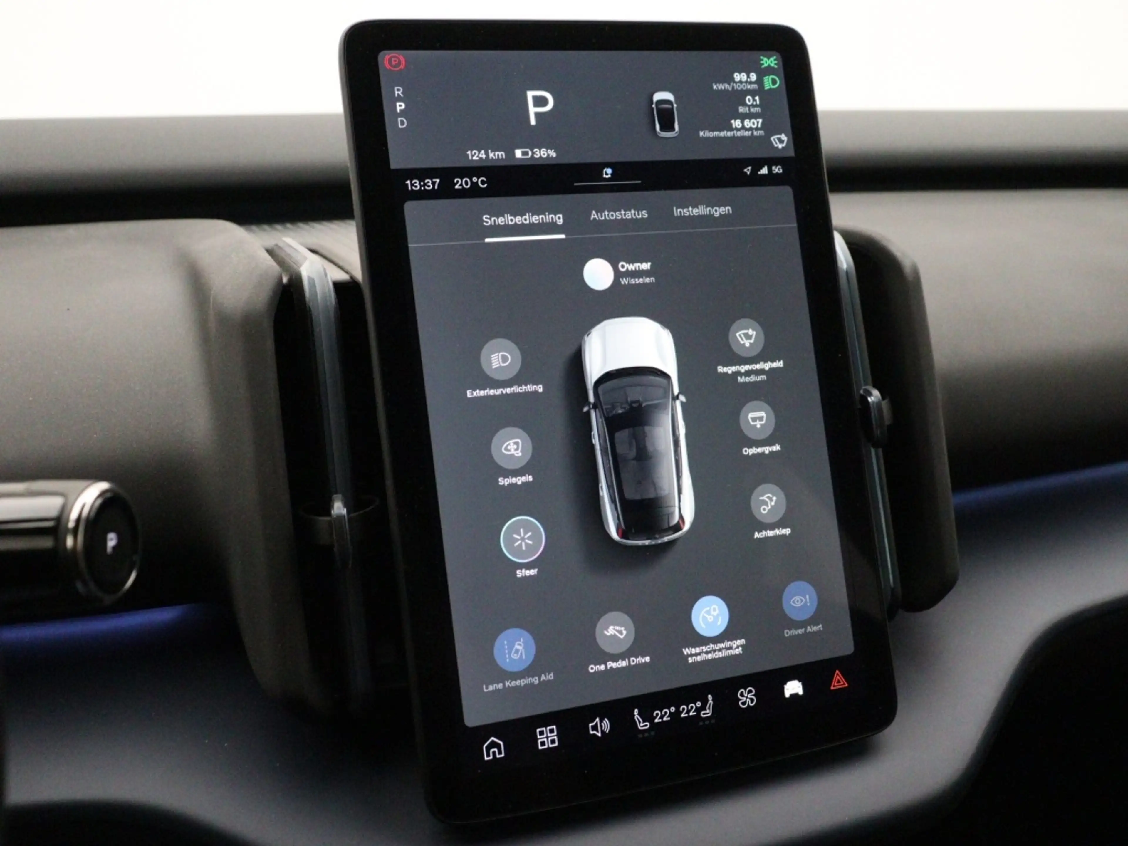 Volvo EX30 SINGLE MOTOR PLUS STOELVERWARMING CAMERA HARMAN KA — photo 14