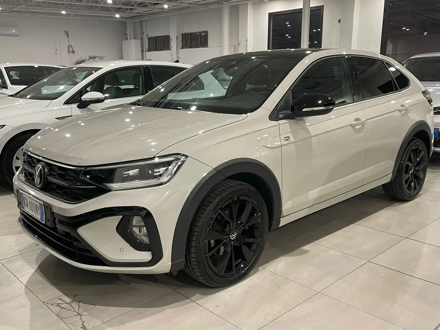 Volkswagen Taigo 1.0 tsi R-Line 110cv dsg UFFICIALE VOLKSWAGEN Weiß - 2