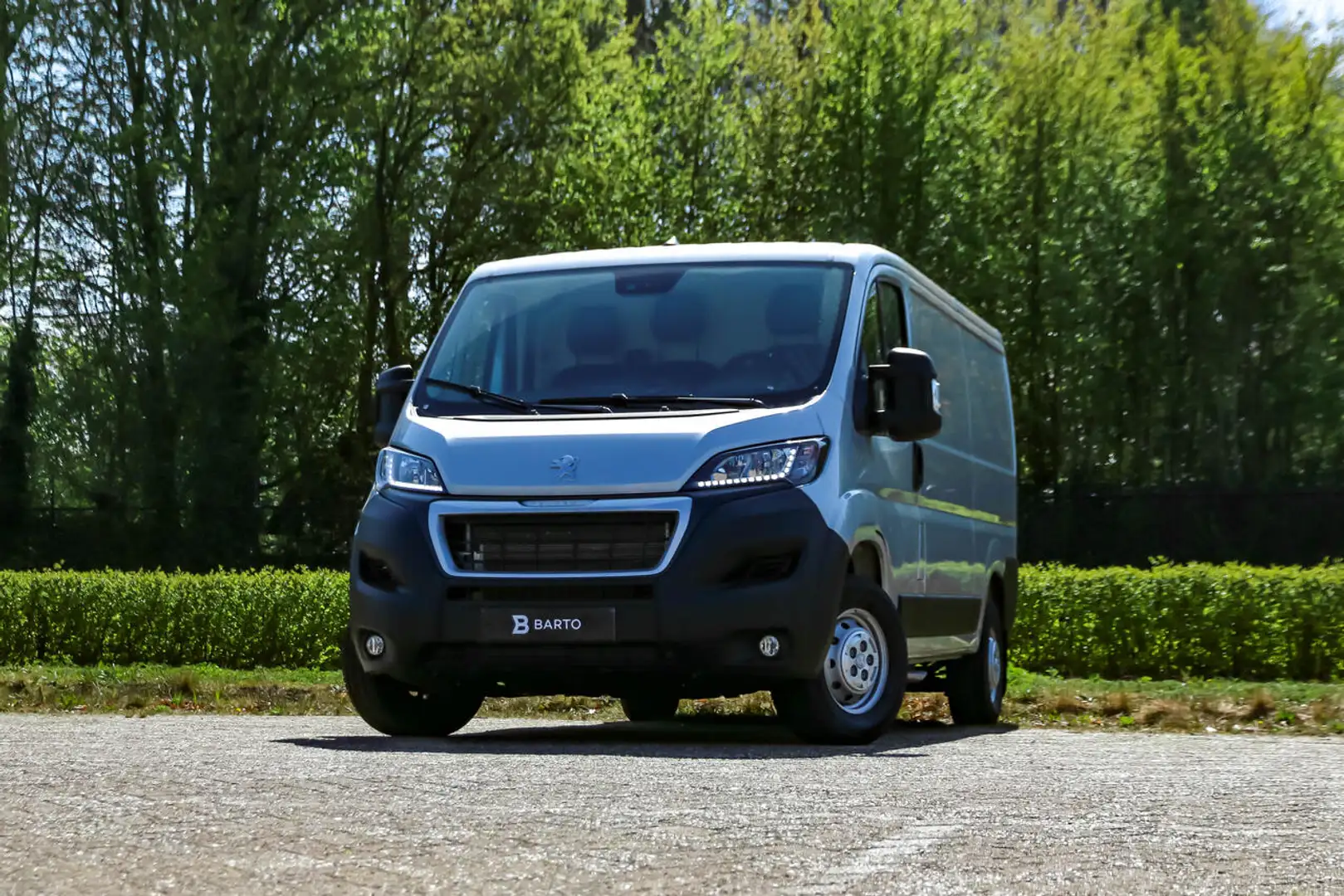 Peugeot Boxer L2H1 - 165PK - Navi - Hout - VEEL opties! siva - 1