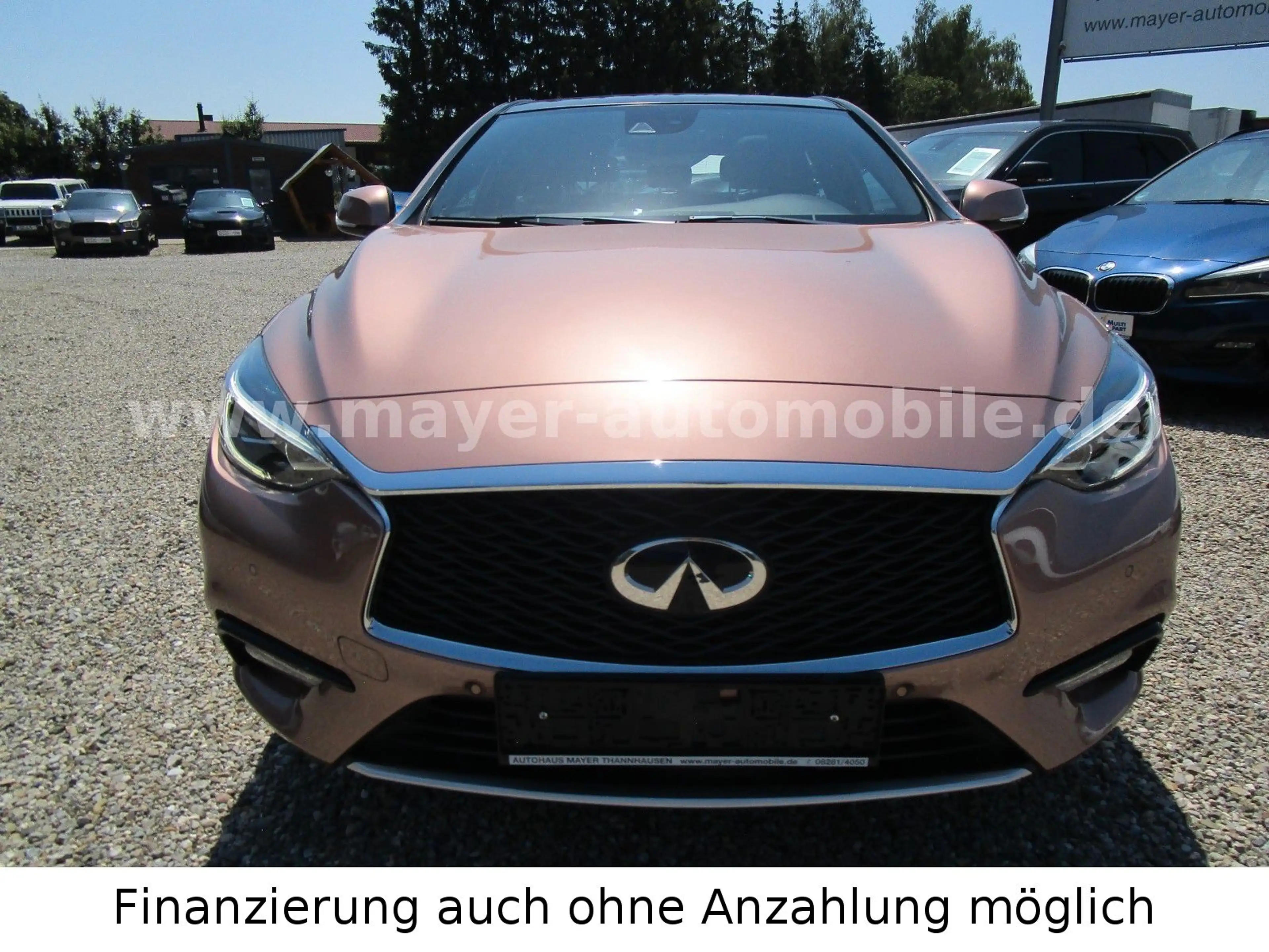 Infiniti Q30 d 1.5 *Leder*Panorama*Navi*Bose*SHZ*BT*VOLL* — photo 9