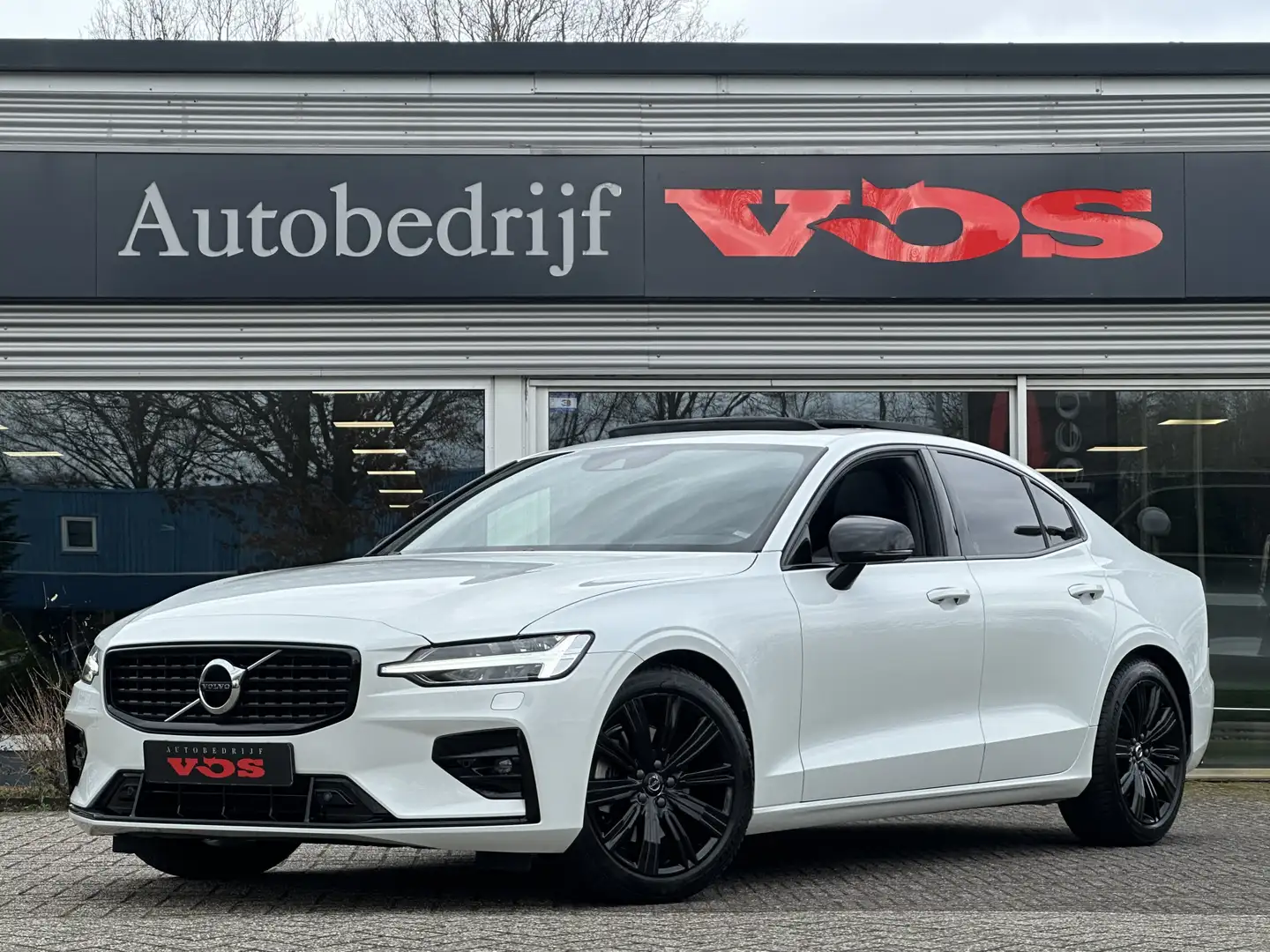 Volvo S60 2.0 B4 R-Design | Panodak | HUD | HK Audio | Memor Weiß - 1