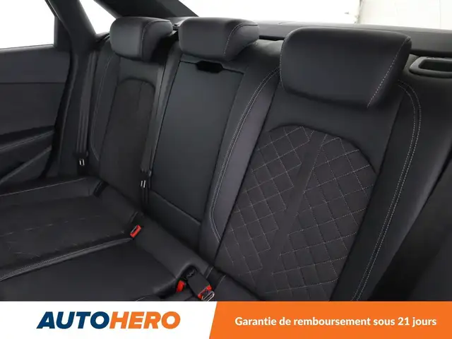 Audi A4 view 14