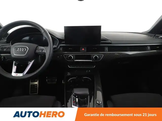 Audi A4 view 12