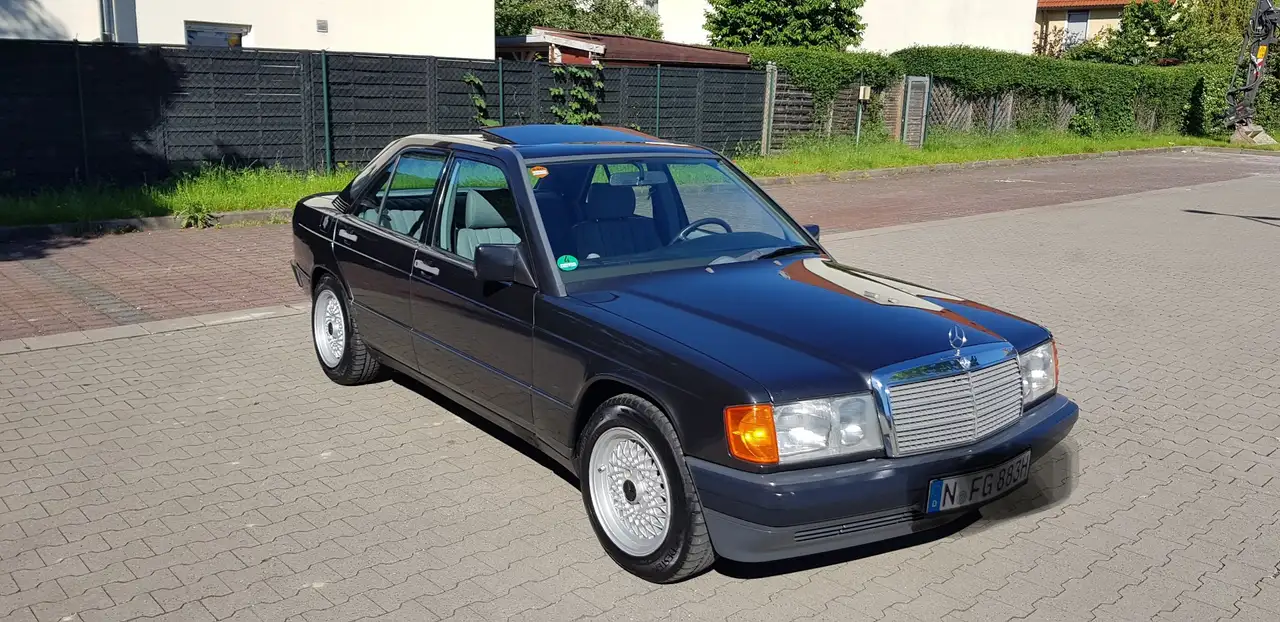 Mercedes-Benz 190 E 2.6, foto 1