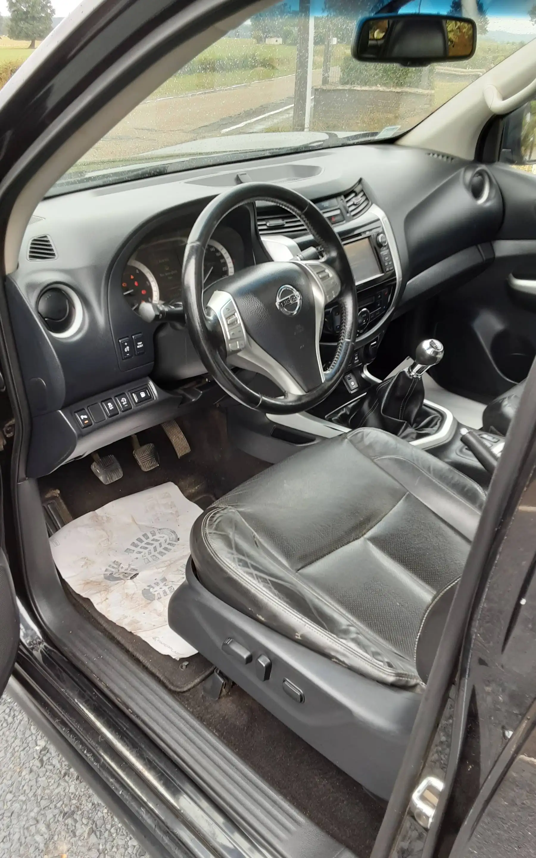 Nissan Navara TREK — photo 12