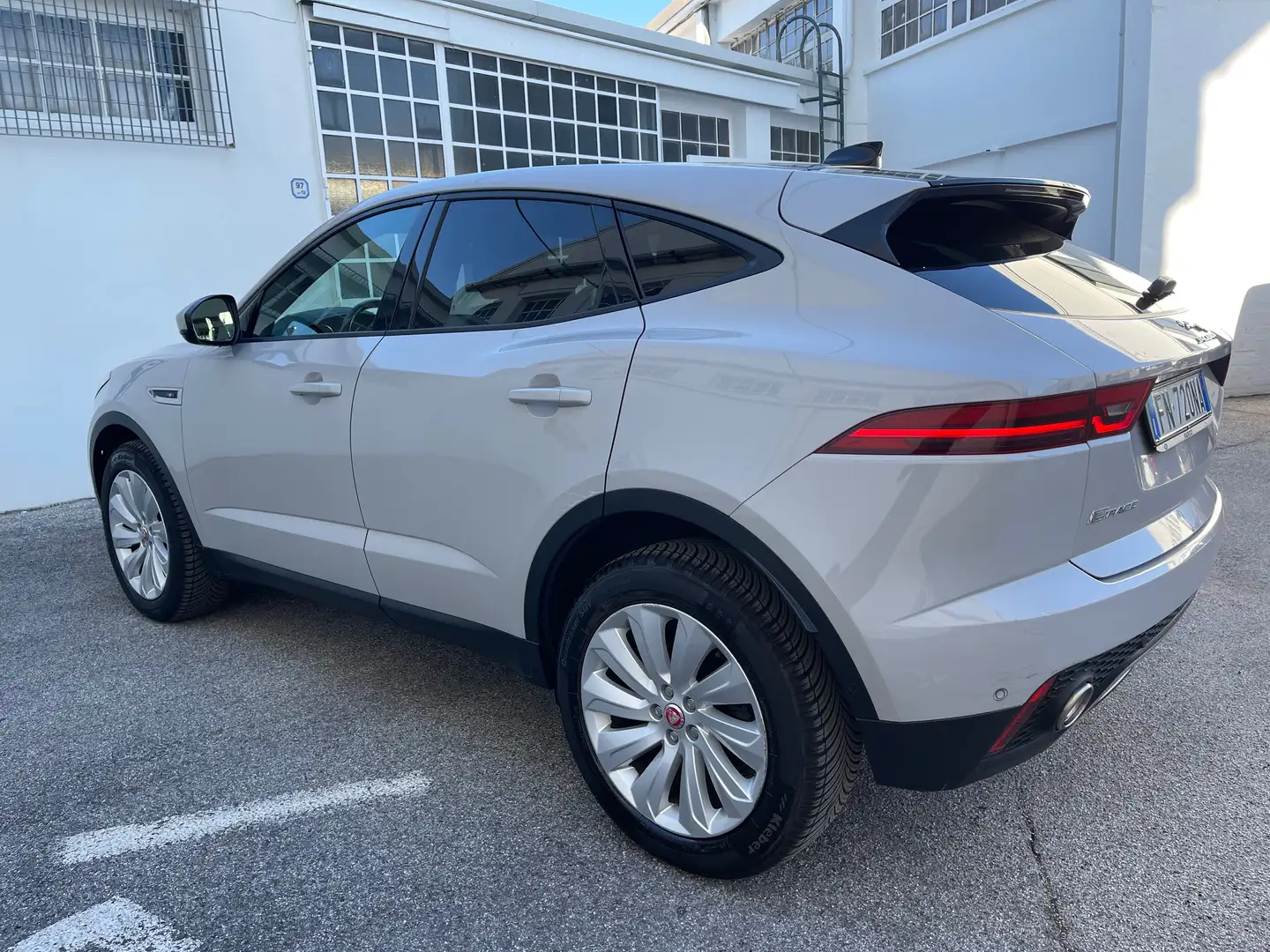 Jaguar E-Pace 2.0 D awd 180 Cv First Edition Zilver - 1