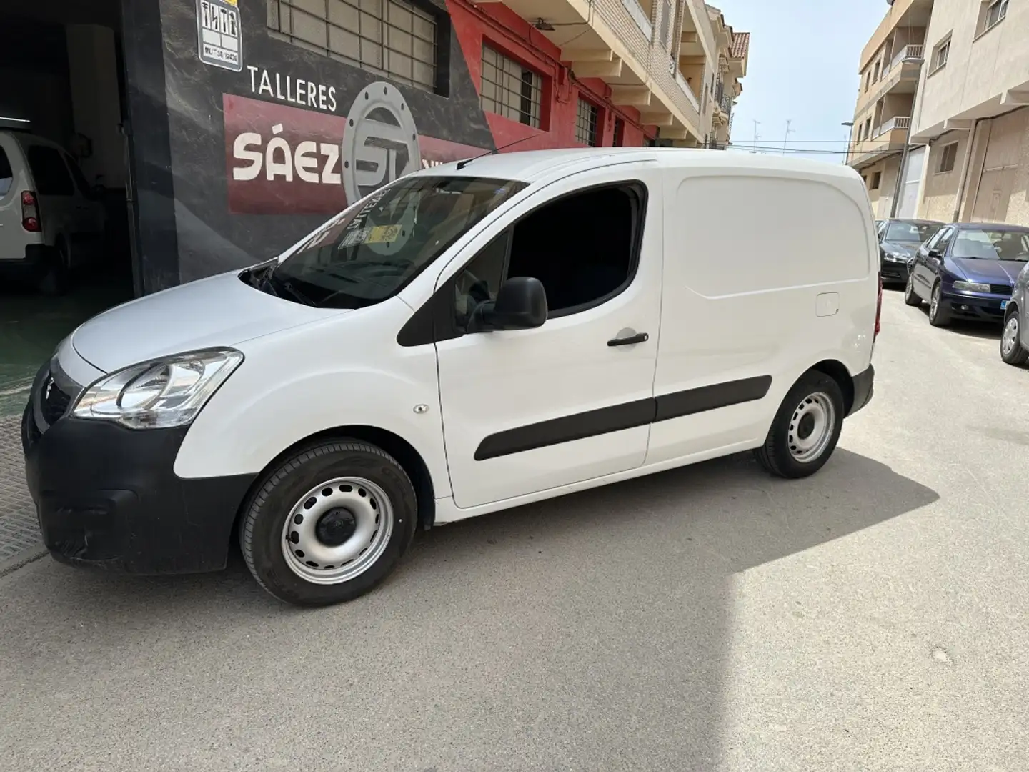 Peugeot Partner Furgón 1.6BlueHDI Confort L1 75 Blanco - 1