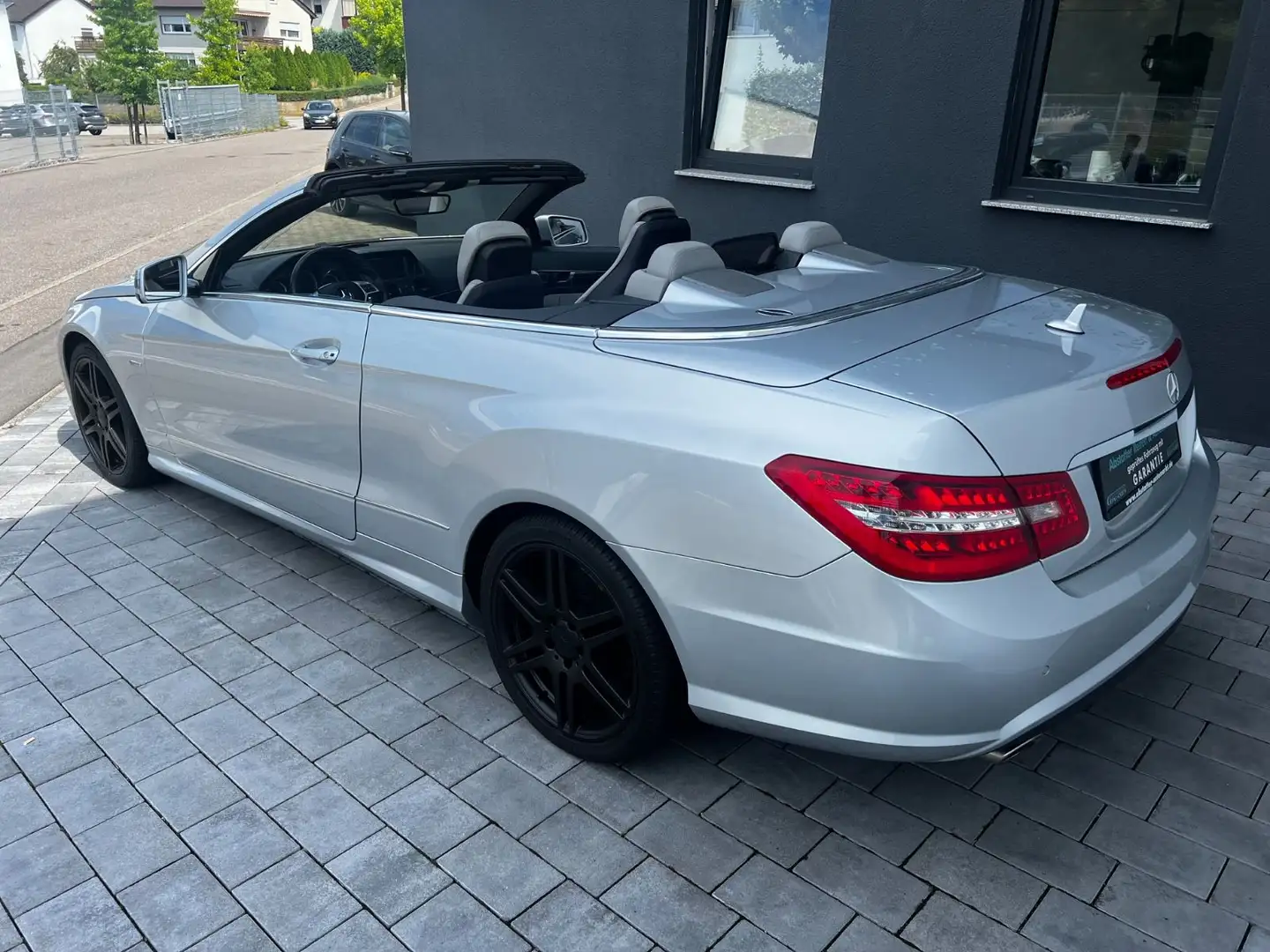Mercedes-Benz E 350 CDI Cabrio/Avantgarde/AMG-Paket Argent - 2