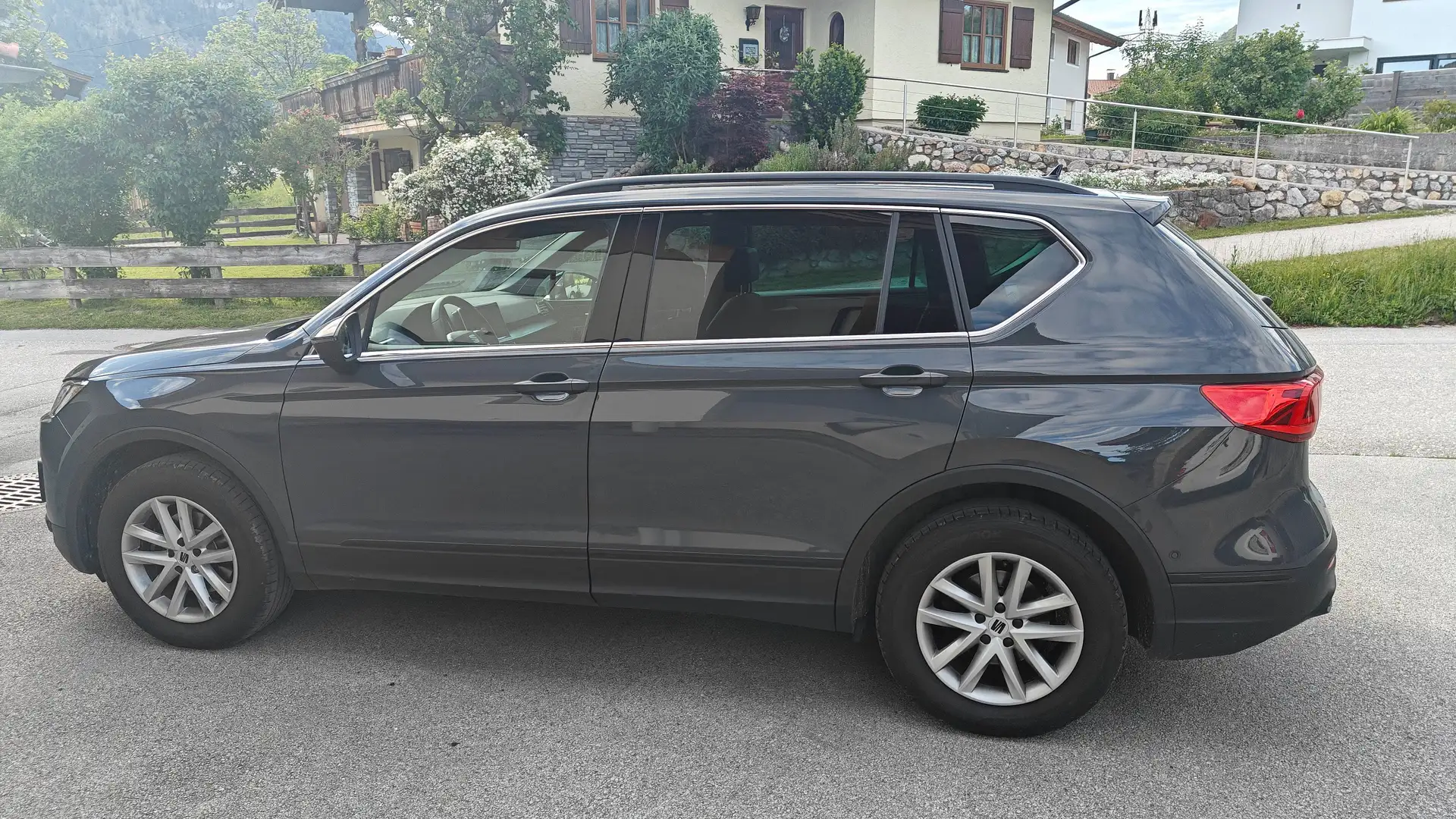 SEAT Tarraco Tarraco 1,5 TSI ACT Austria Edition Style Austria Edition Style Grau - 2