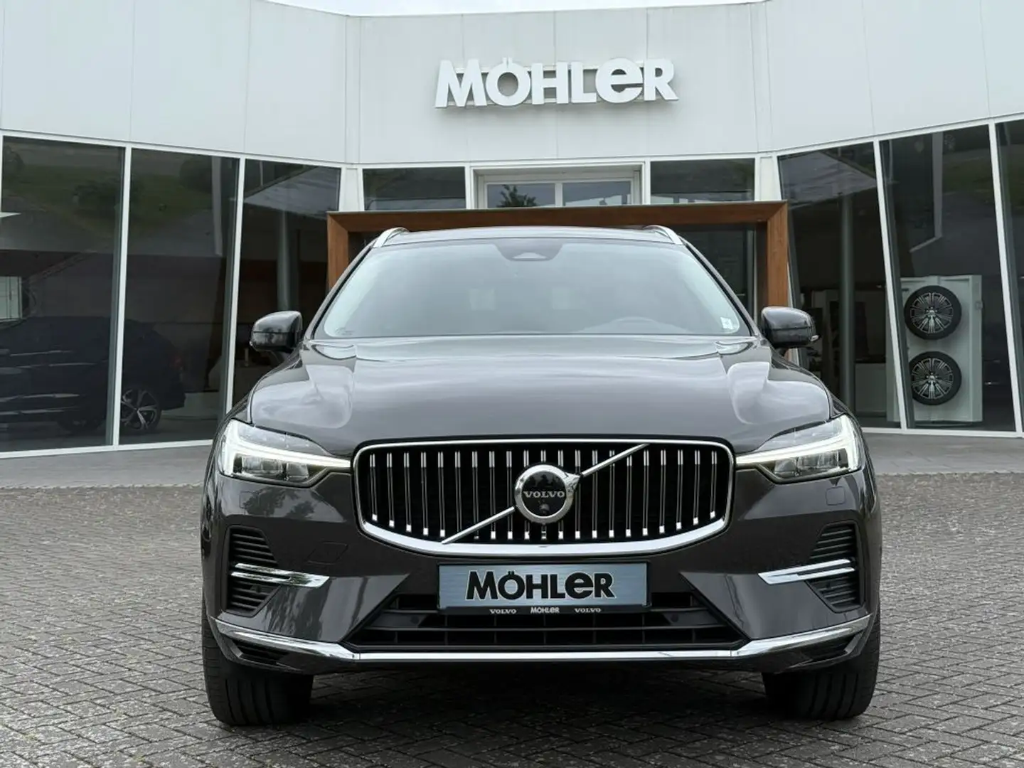 Volvo XC60 T8 AWD Recharge Geartronic Inscription Grau - 2