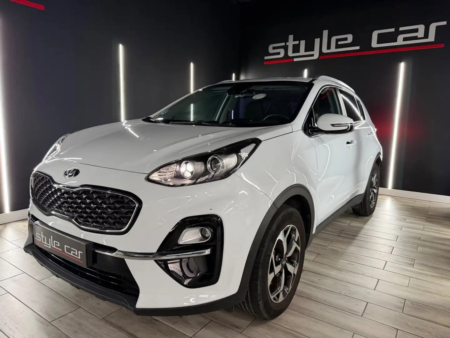 Kia Sportage 1.6 MHEV Drive 100kW 136CV 4x2 Blanco - 1