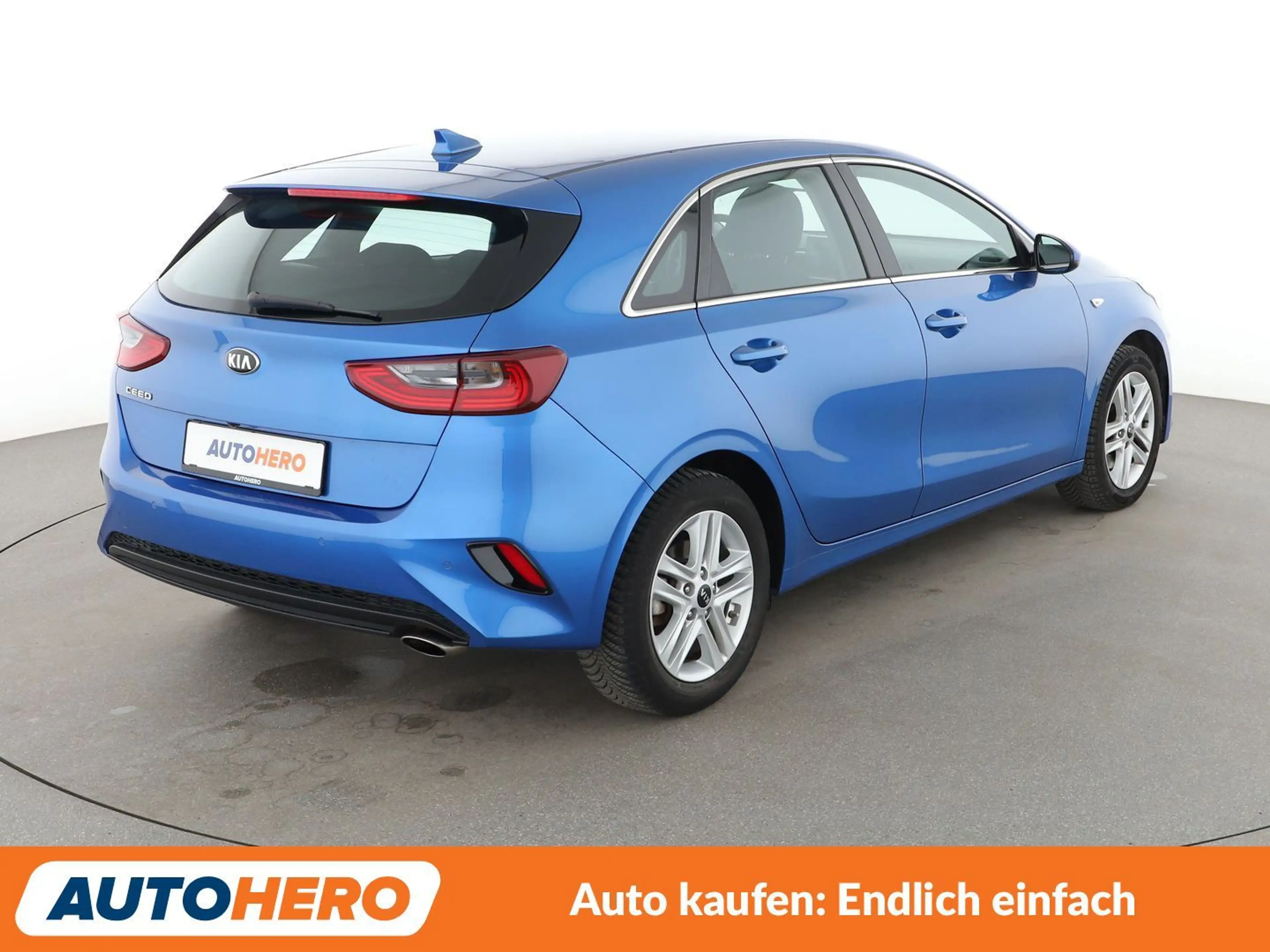Kia Ceed / cee'd 1.4 Vision*NAVI*TEMPO*CAM*PDC*SHZ*KLIMA* — photo 6
