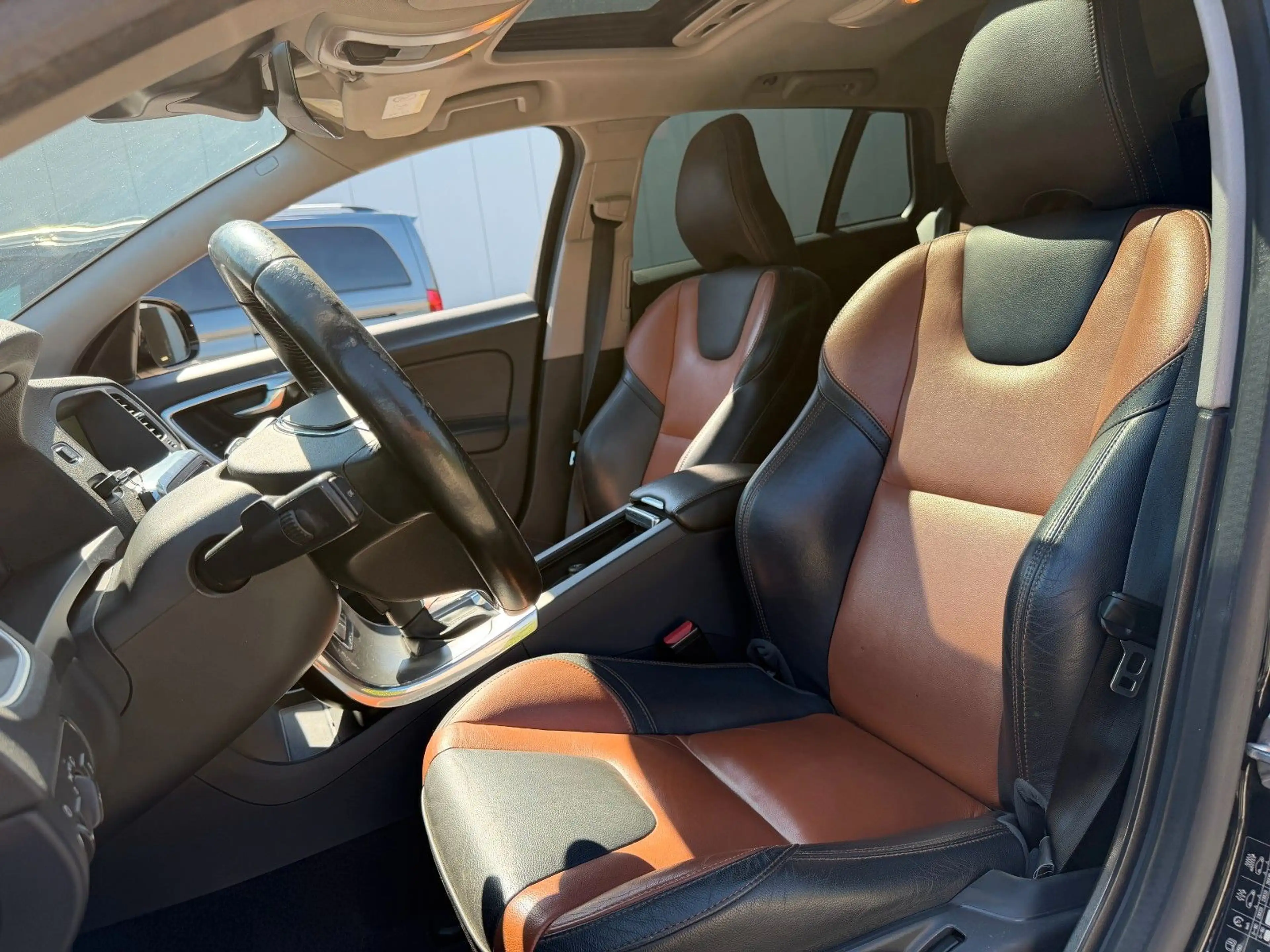 Volvo V60 Cross Country Momentum AWD *Navi *Leder — photo 15