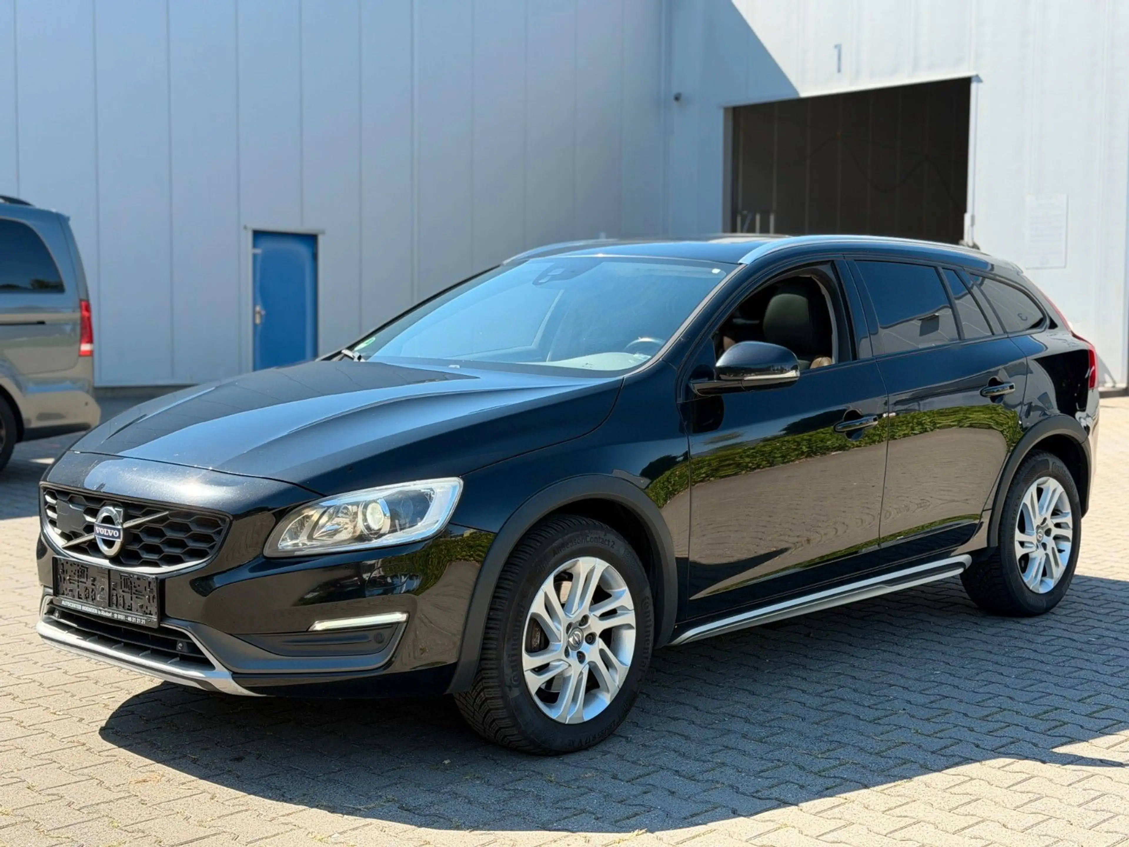 Volvo V60 Cross Country Momentum AWD *Navi *Leder — photo 7