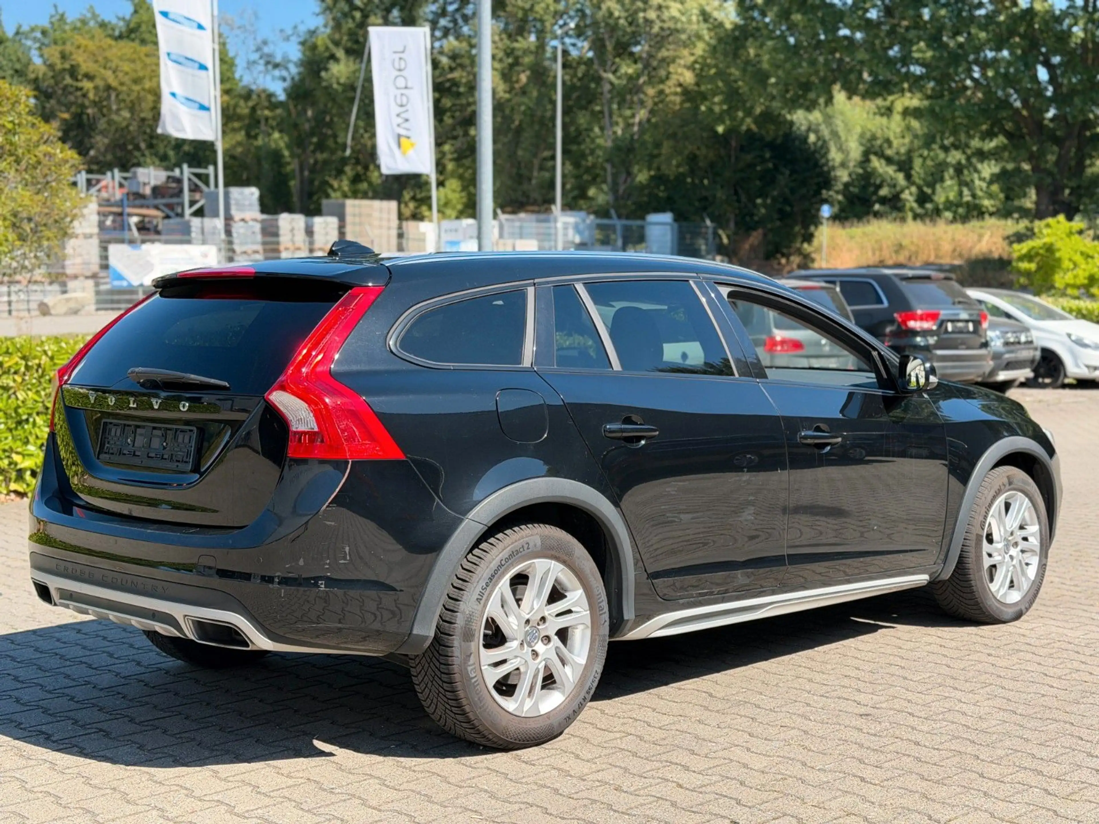 Volvo V60 Cross Country Momentum AWD *Navi *Leder — photo 11