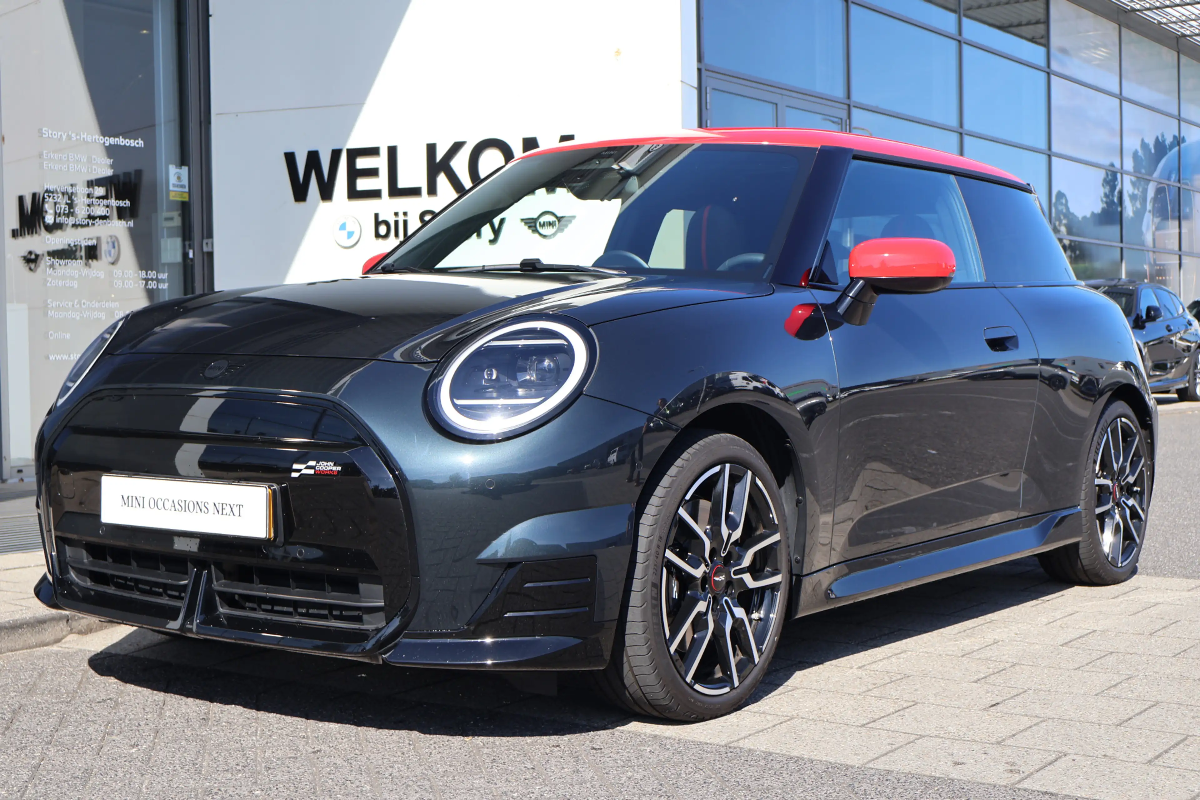 MINI Cooper SE Hatchback / John Cooper Works / Pakket M / 18" JCW — photo 5