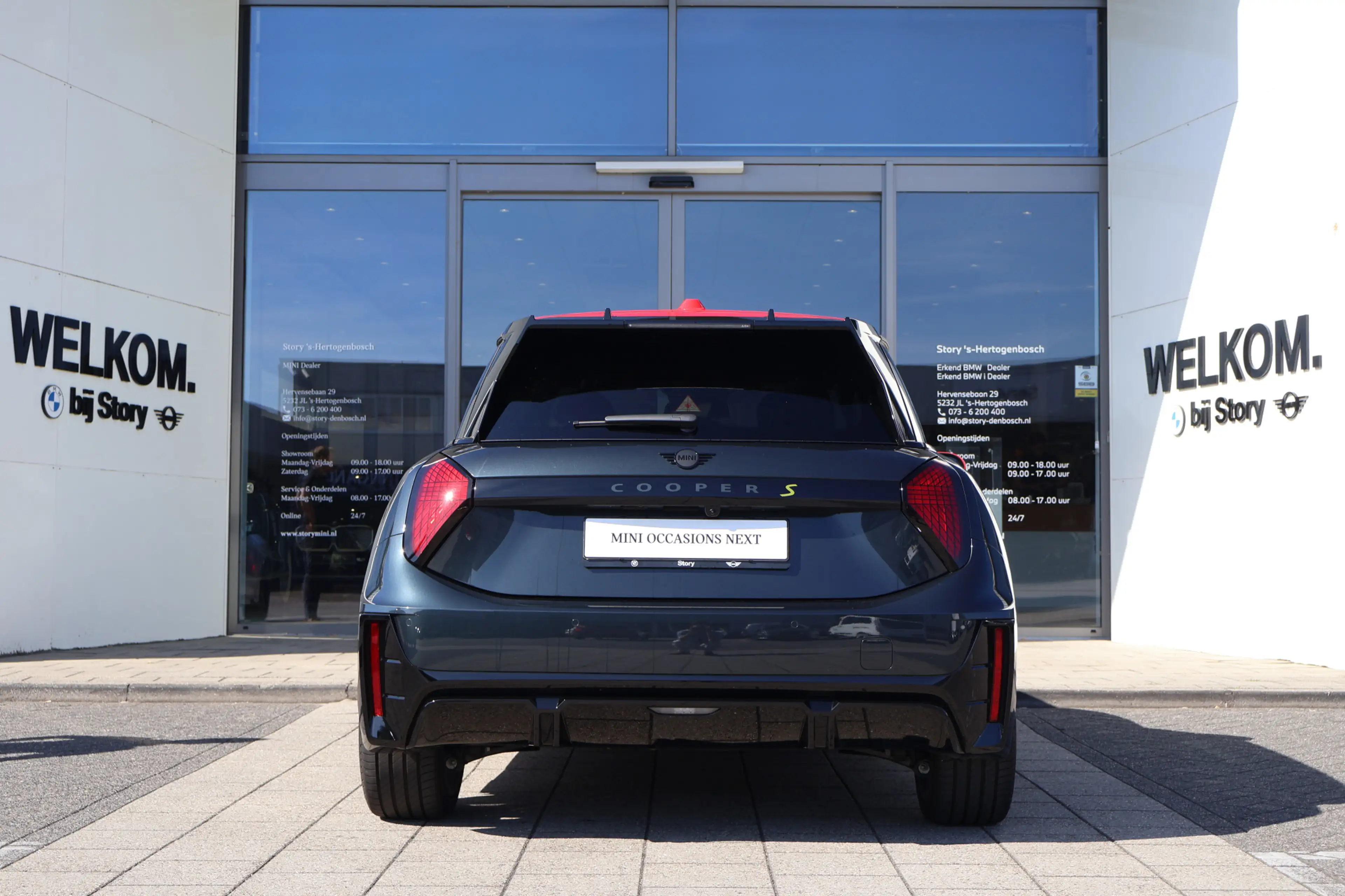 MINI Cooper SE Hatchback / John Cooper Works / Pakket M / 18" JCW — photo 11