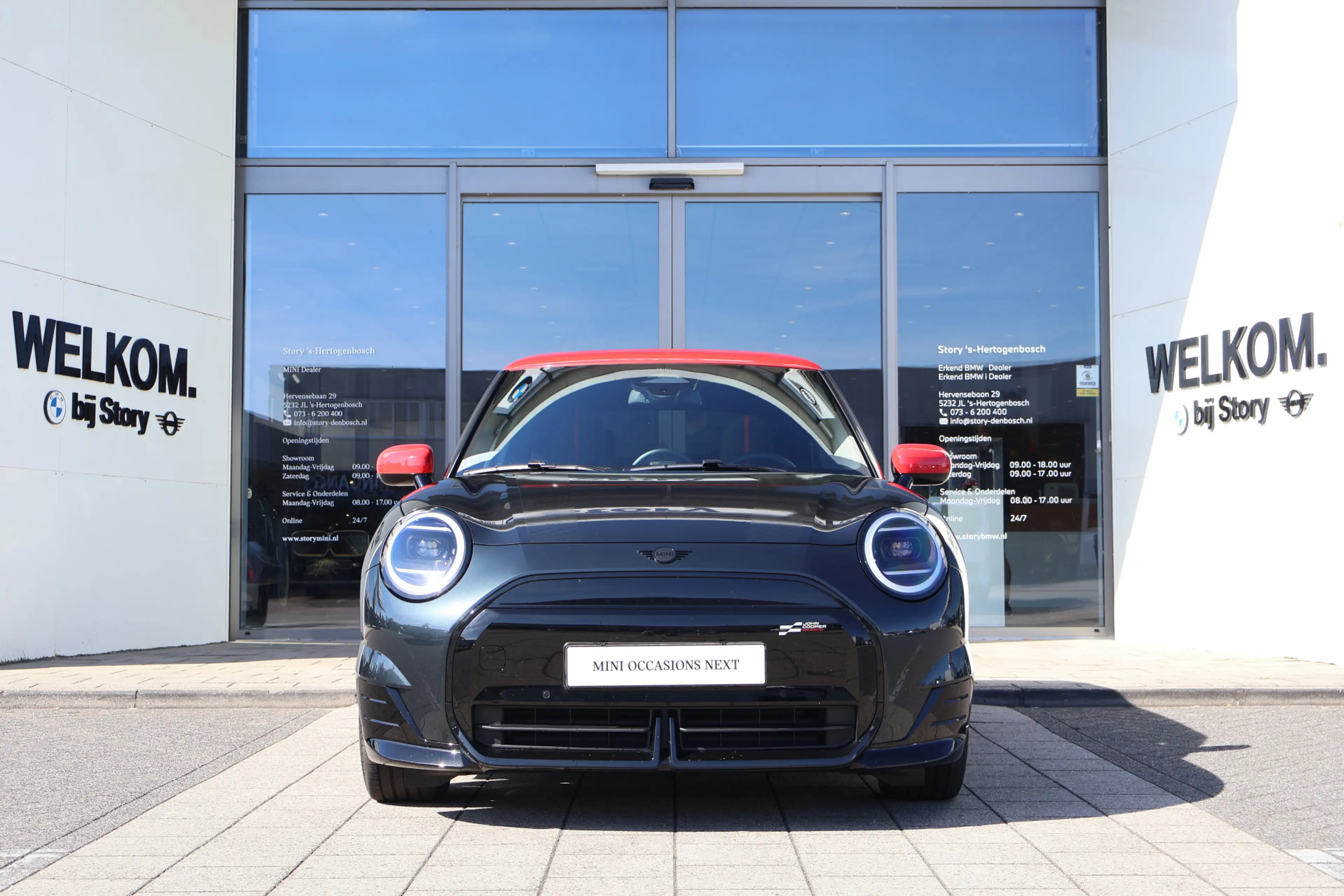 MINI Cooper SE Hatchback / John Cooper Works / Pakket M / 18" JCW — photo 3