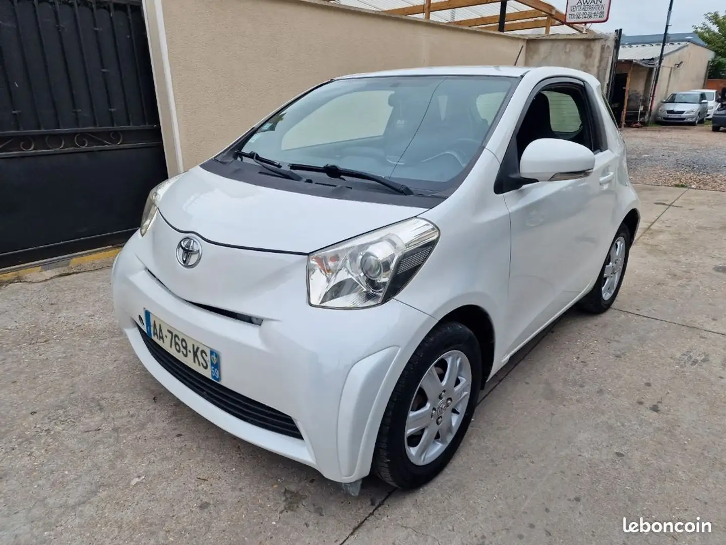 Toyota iQ 1.0 vvti 68ch entretien a jour Weiß - 1
