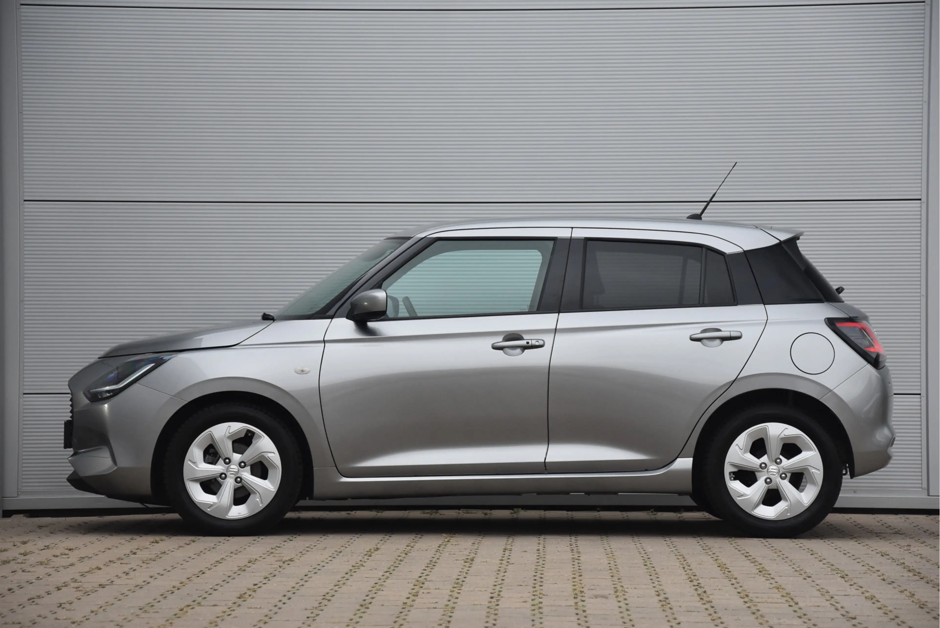 Suzuki Swift 1.2 Select Smart Hybrid — photo 4