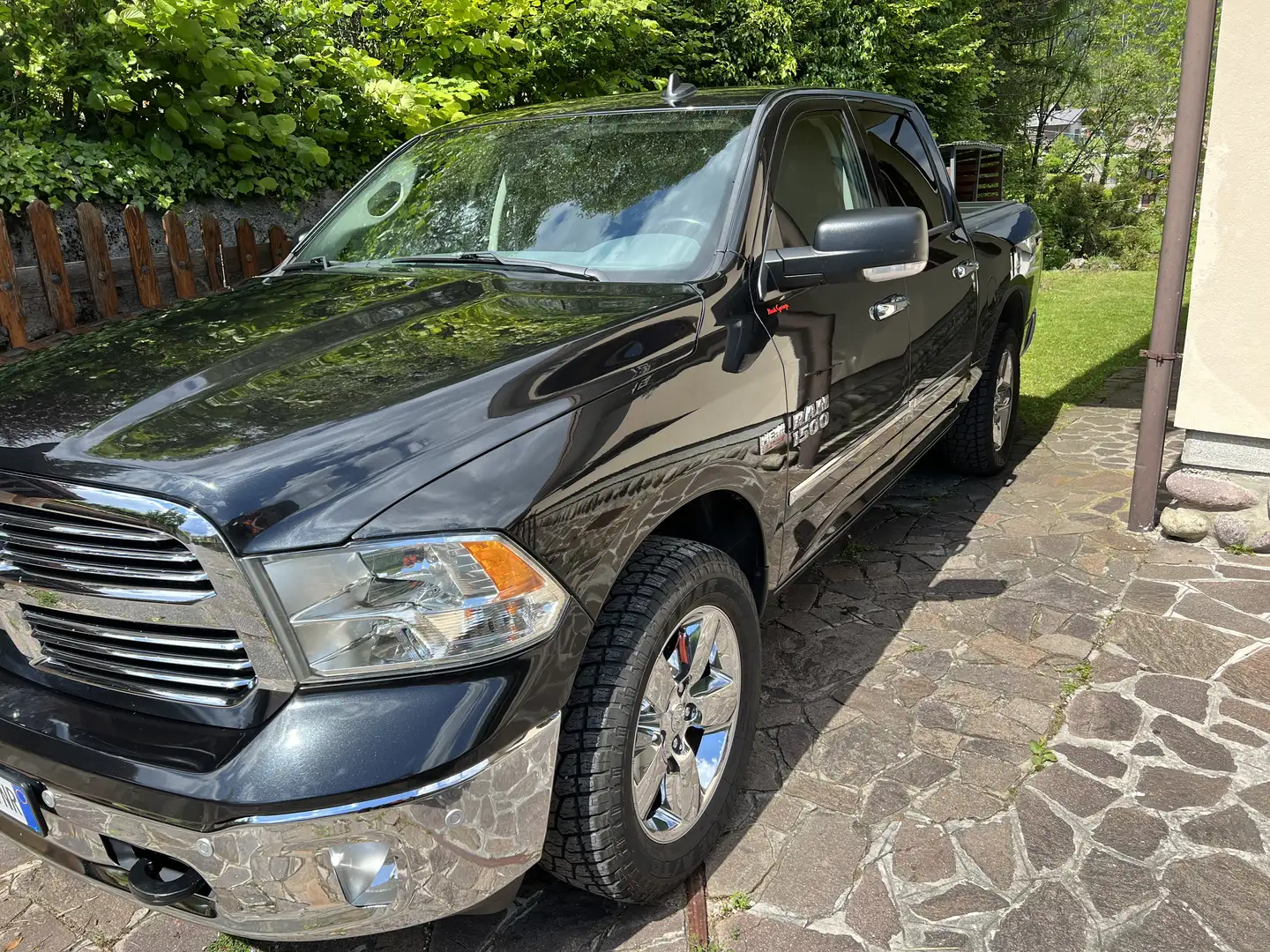 Dodge RAM 1500 5.7 V8 Crew Cab MB Big Horn 395cv at8 Negru - 1