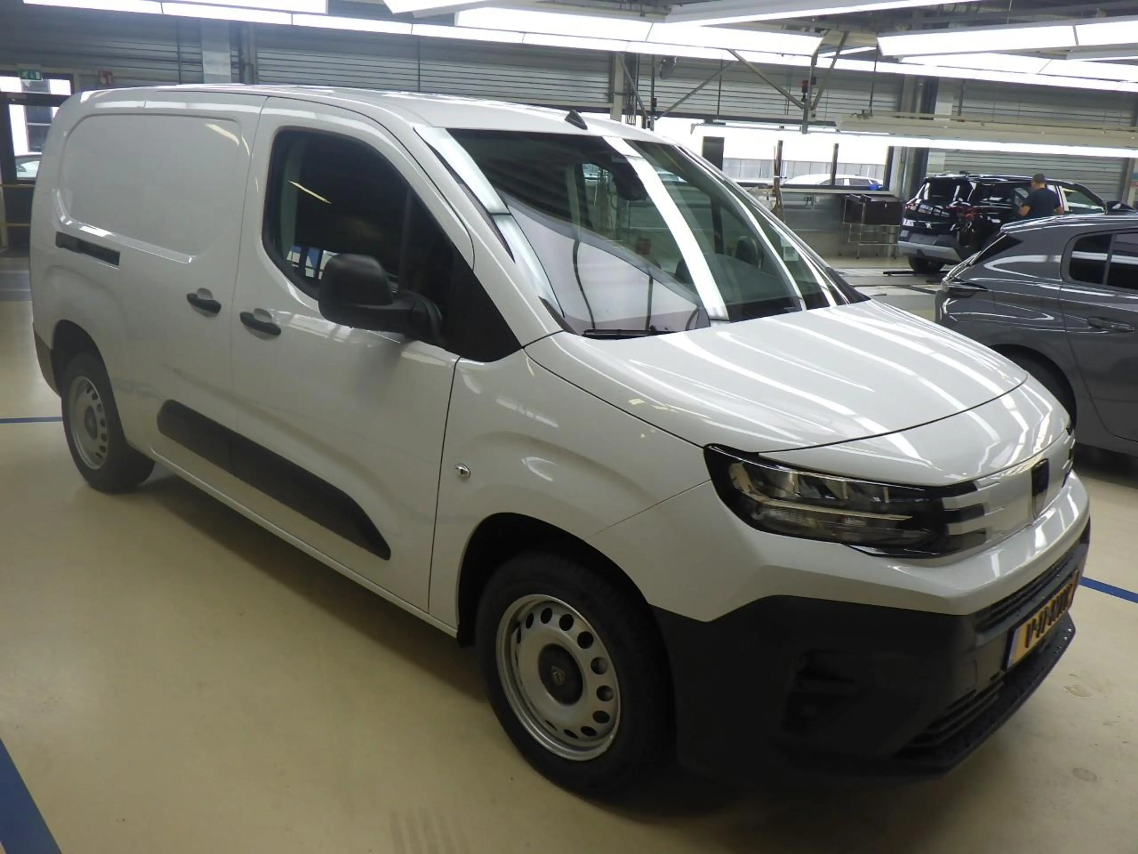 Peugeot Partner L2 1.5 100 PK 8 JAAR GARANTIE | 10"SCHERM + DRAADL — photo 3