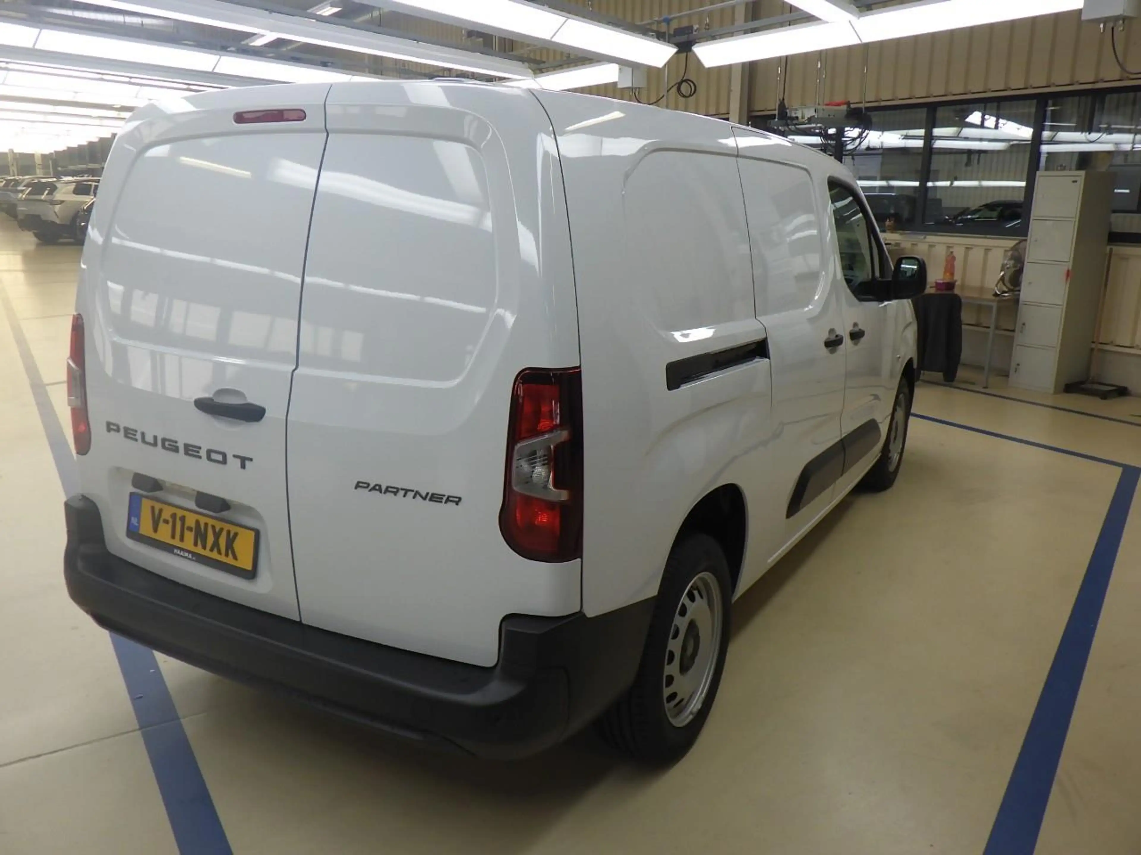 Peugeot Partner L2 1.5 100 PK 8 JAAR GARANTIE | 10"SCHERM + DRAADL — photo 2