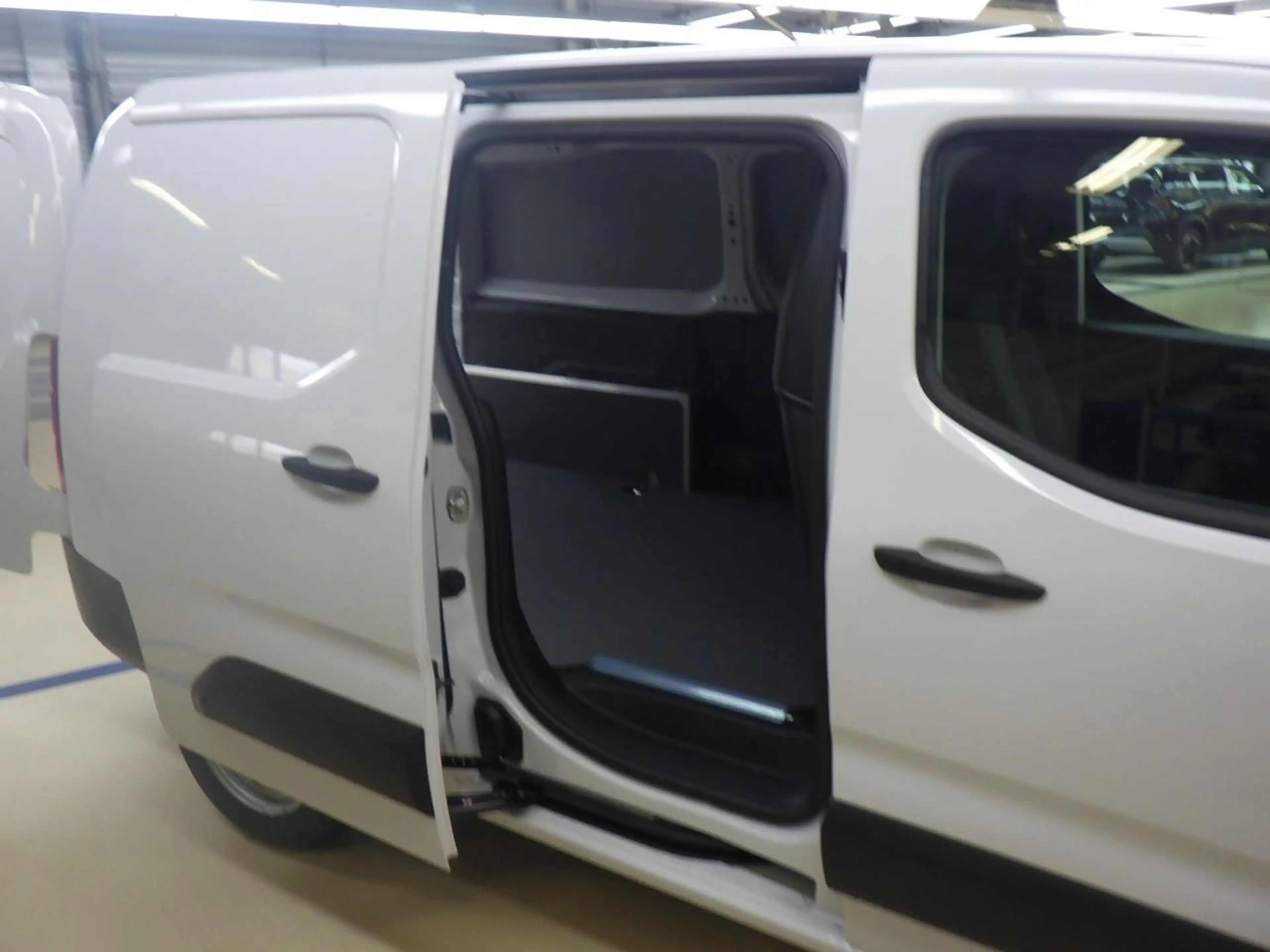 Peugeot Partner L2 1.5 100 PK 8 JAAR GARANTIE | 10"SCHERM + DRAADL — photo 7