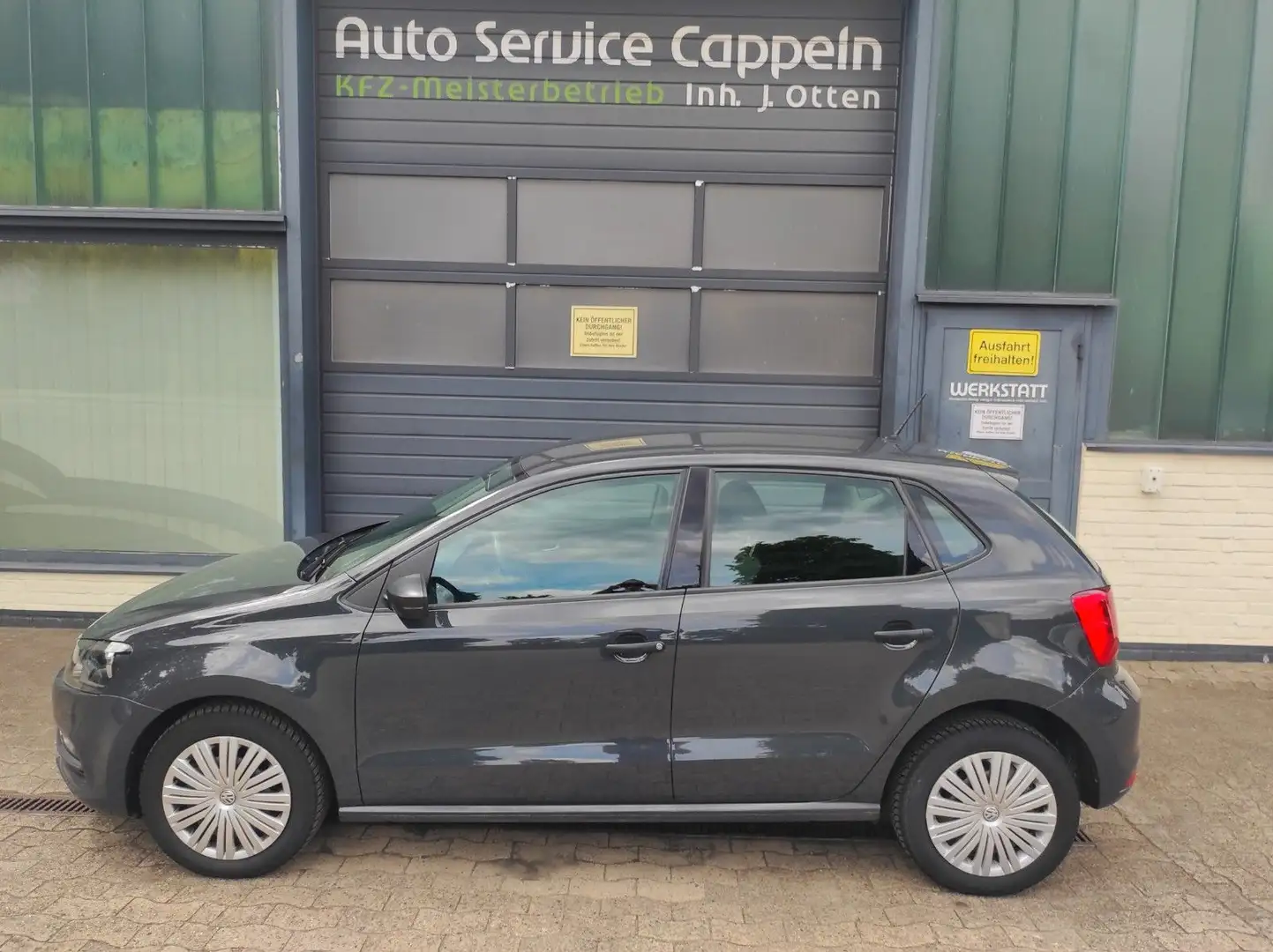 Volkswagen Polo Grau - 1