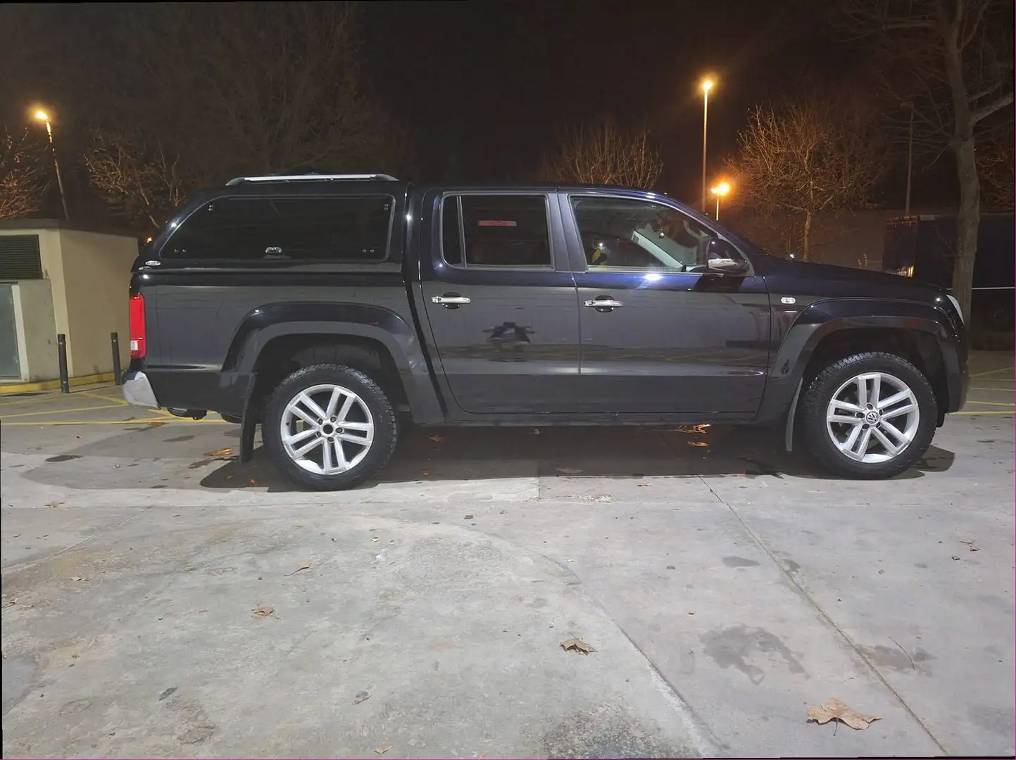 Volkswagen Amarok Amarok DCb. 2.0TDI BMT Canyon4M P.Aut. 180 Canyon Negro - 2