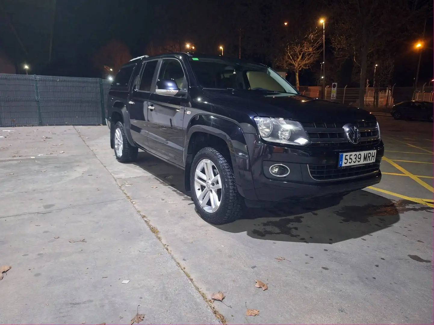 Volkswagen Amarok Amarok DCb. 2.0TDI BMT Canyon4M P.Aut. 180 Canyon Negro - 1