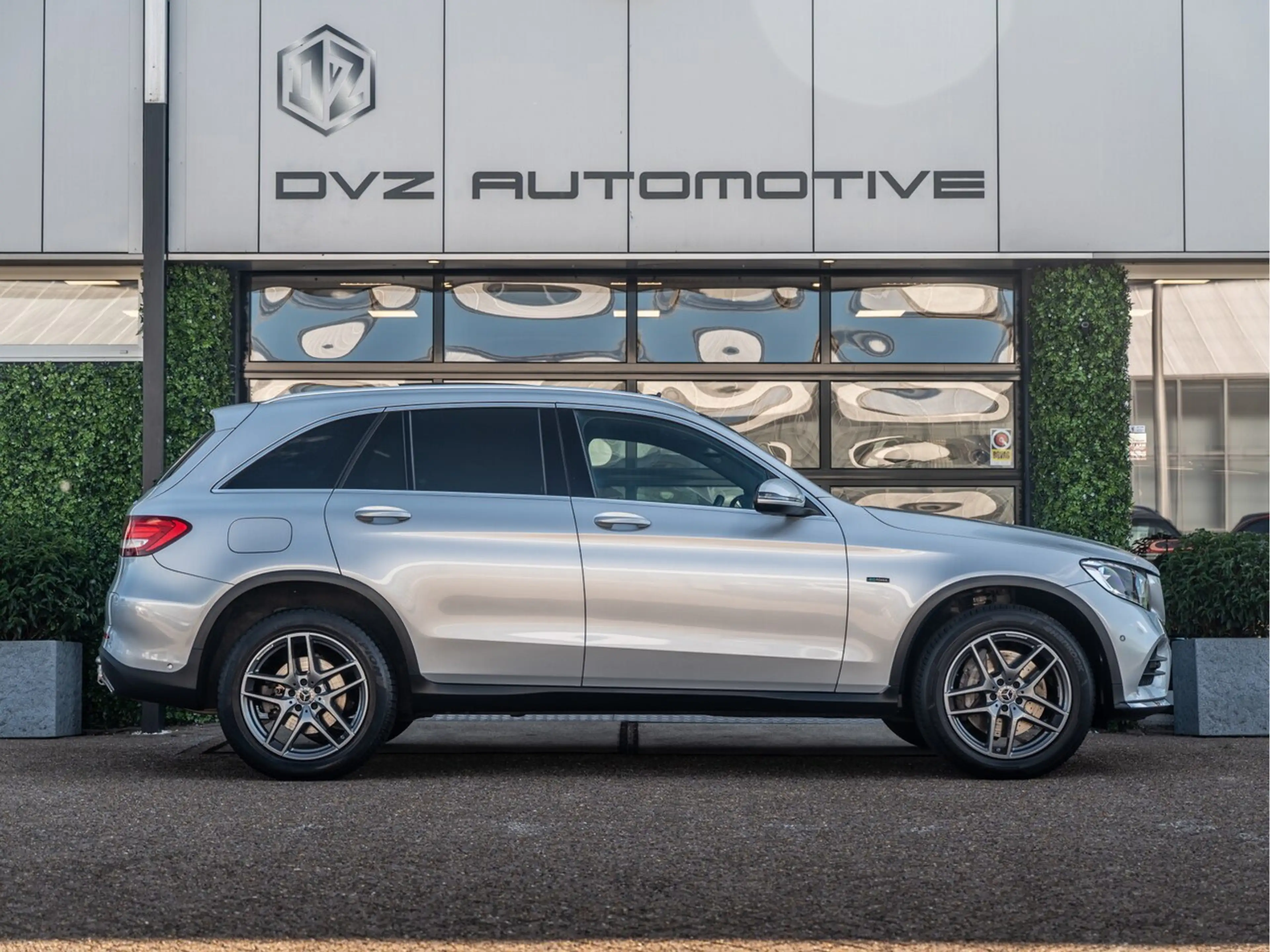 Mercedes-Benz GLC 350 350e 4MATIC Premium Plus — photo 3