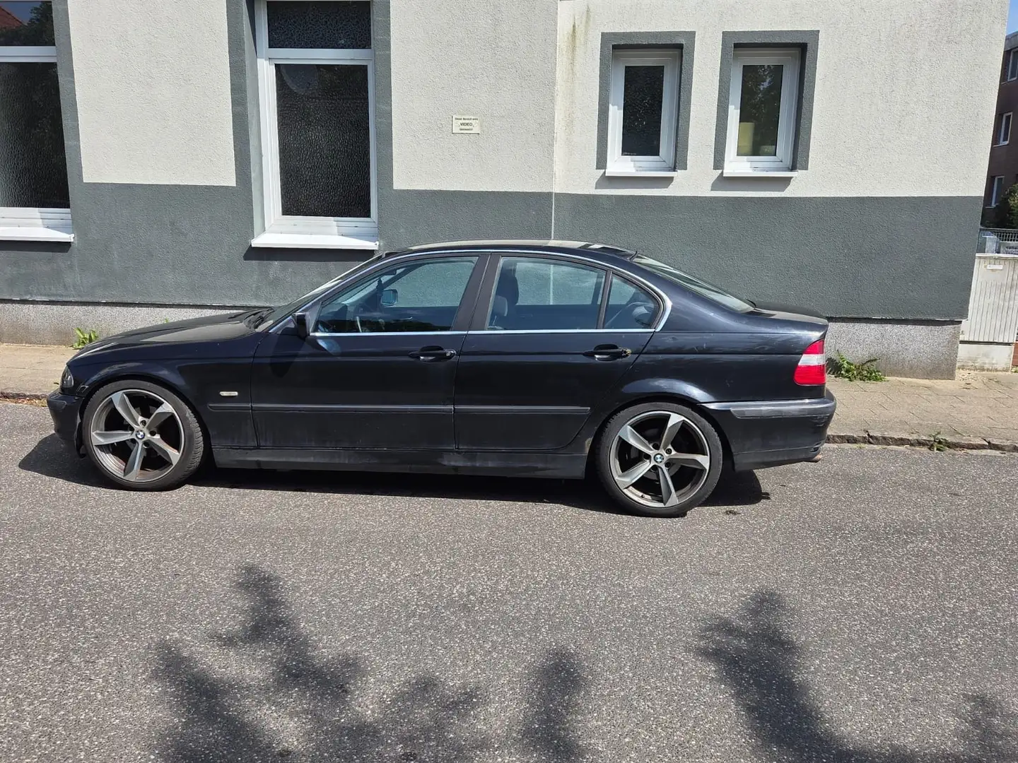 BMW 320 320i - 2
