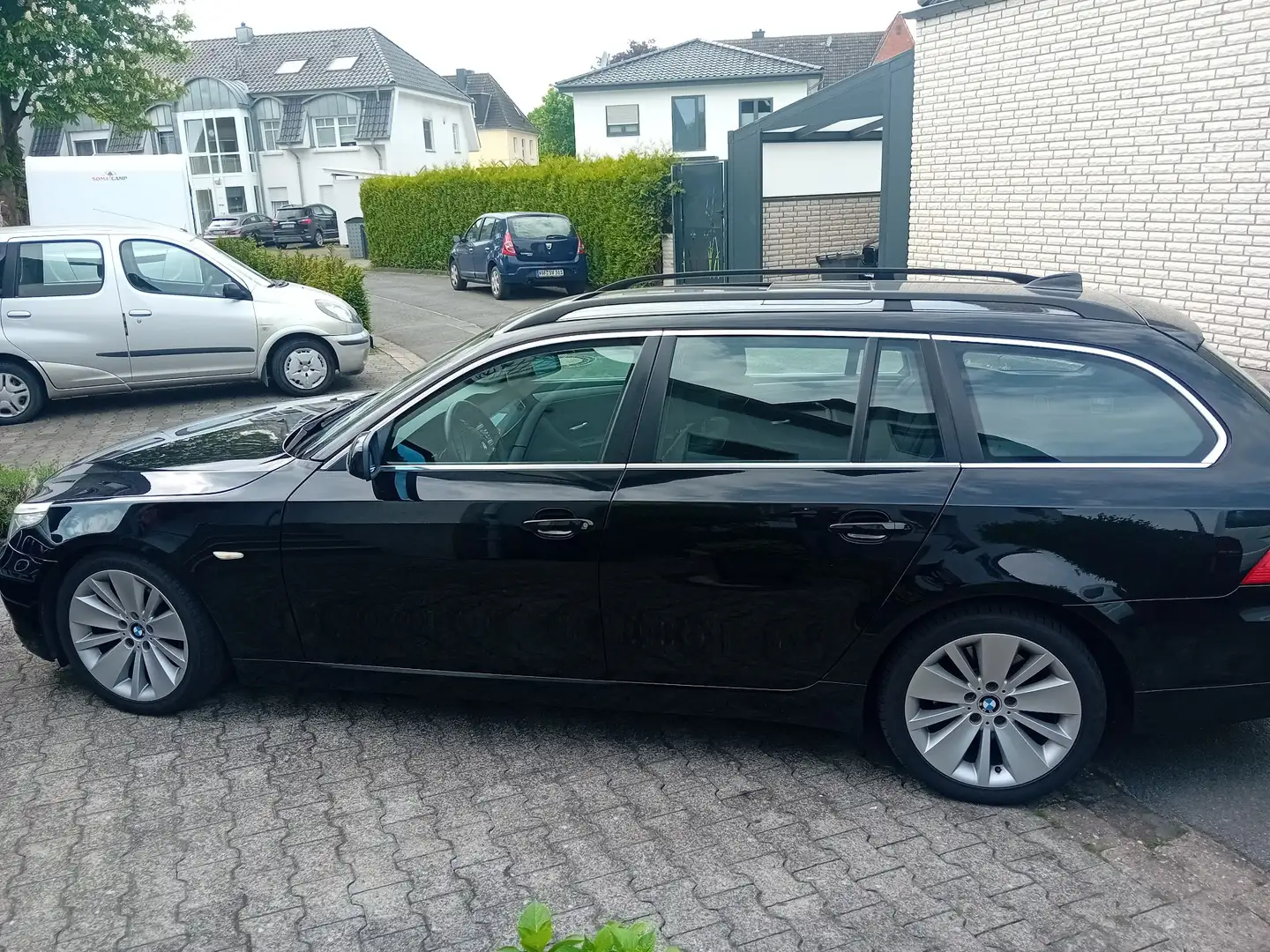 BMW 520 520d Schwarz - 2