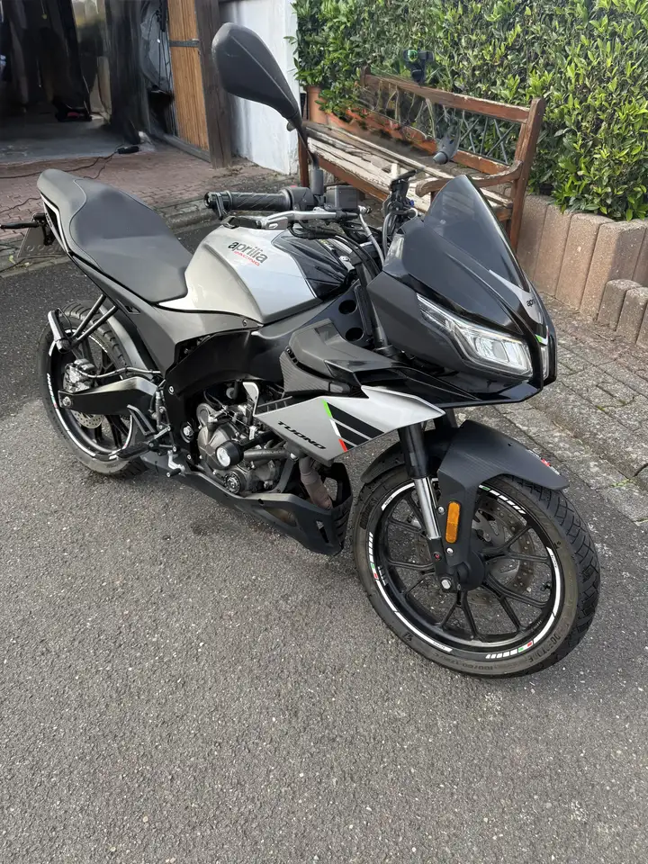Aprilia Tuono