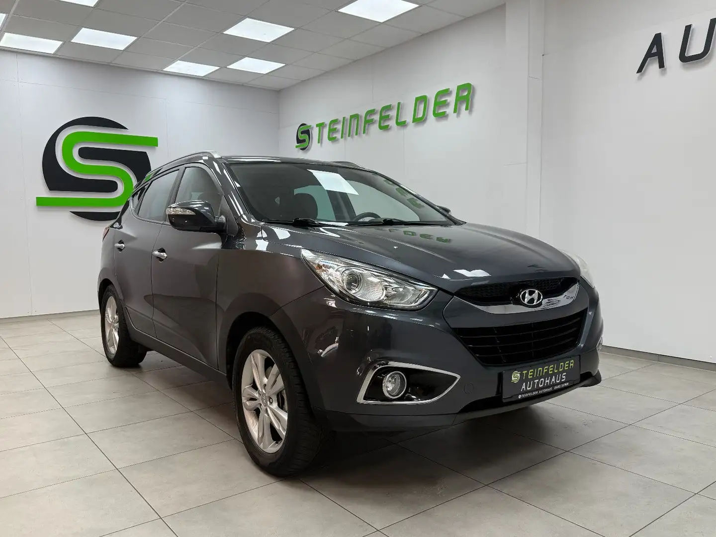 Hyundai iX35 Premium AWD 1.HAND / TEMPOMAT / TÜV NEU Grau - 1