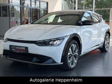Basis /AUTOMATIK/NAVI/ACC/KAMERA